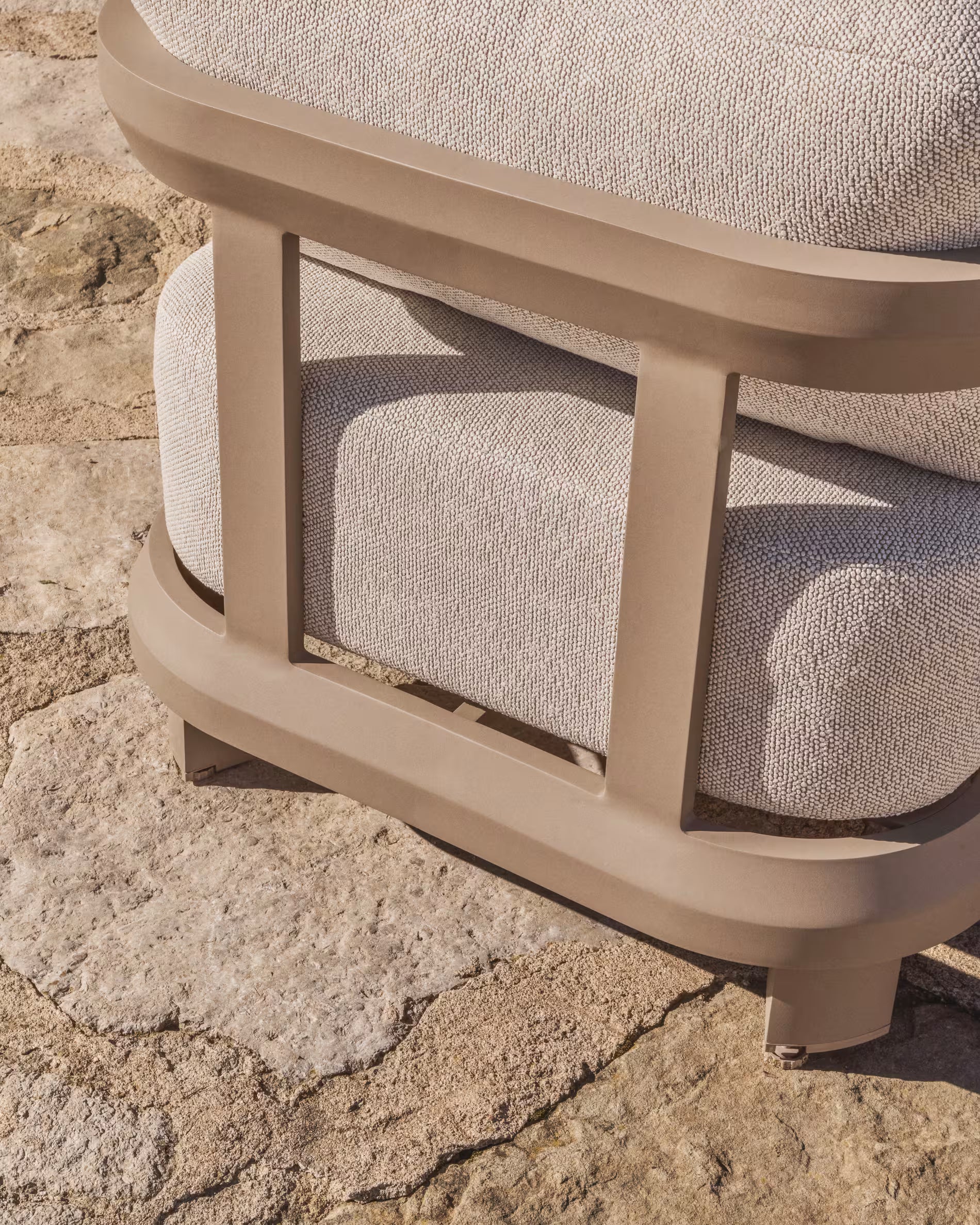 Gartenstuhl NERANO hellbeige mit graubeigem Gestell