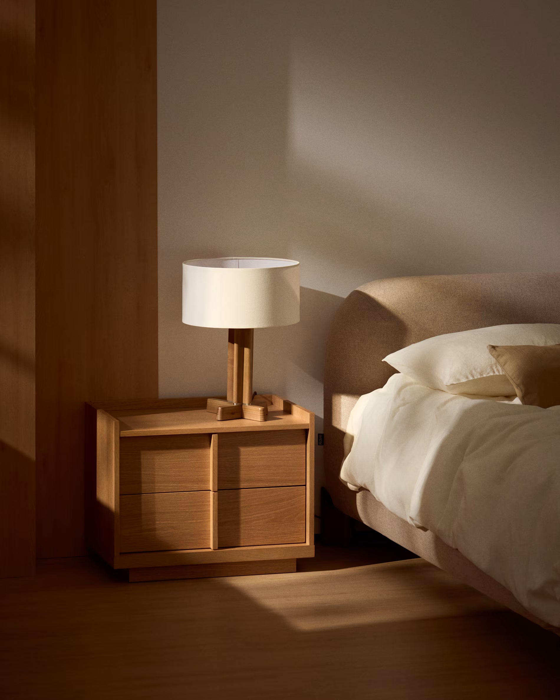 Stolik nocny ONIX fornir dębowy – Kave Home