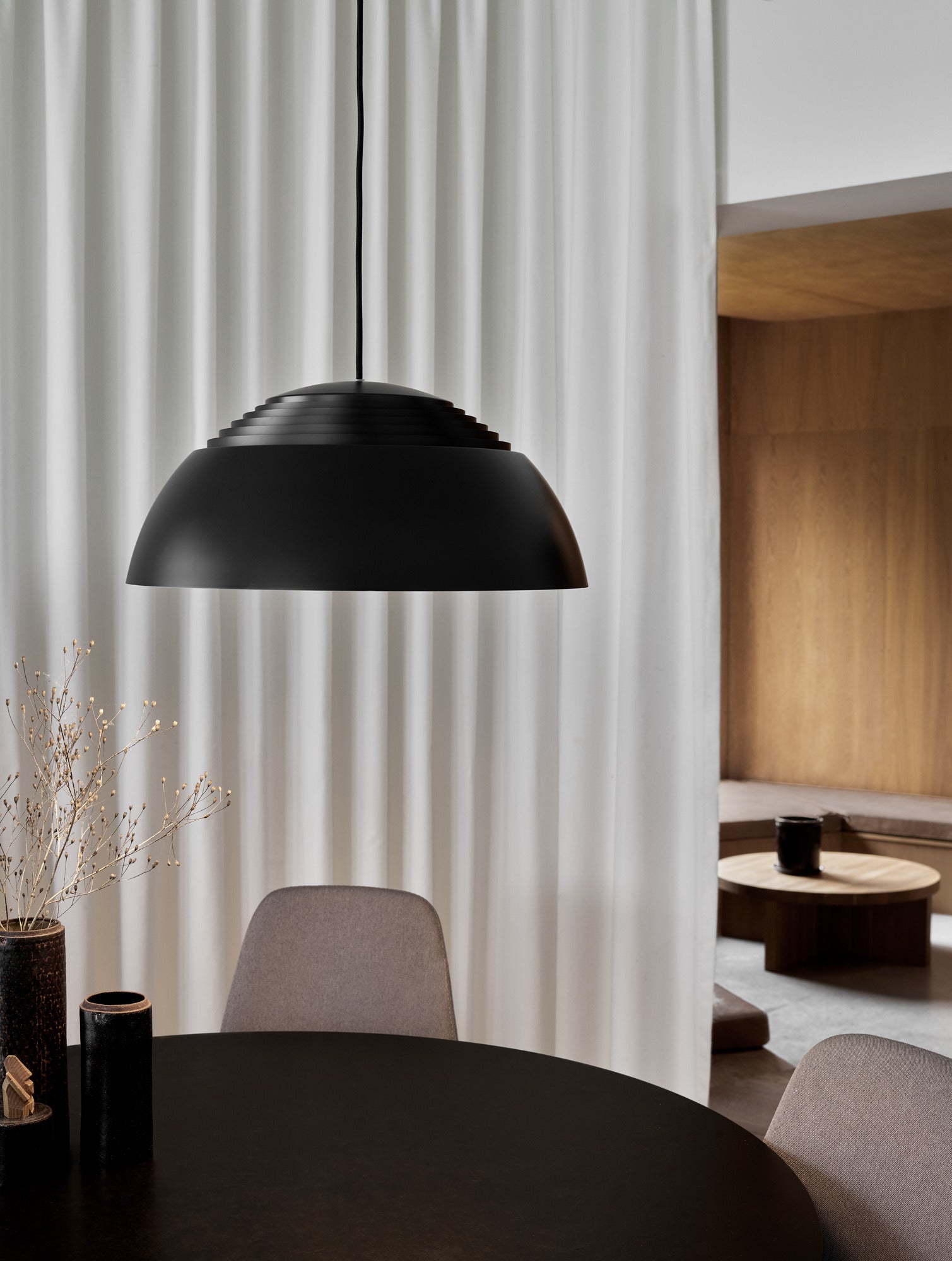 AJ ROYAL black pendant lamp