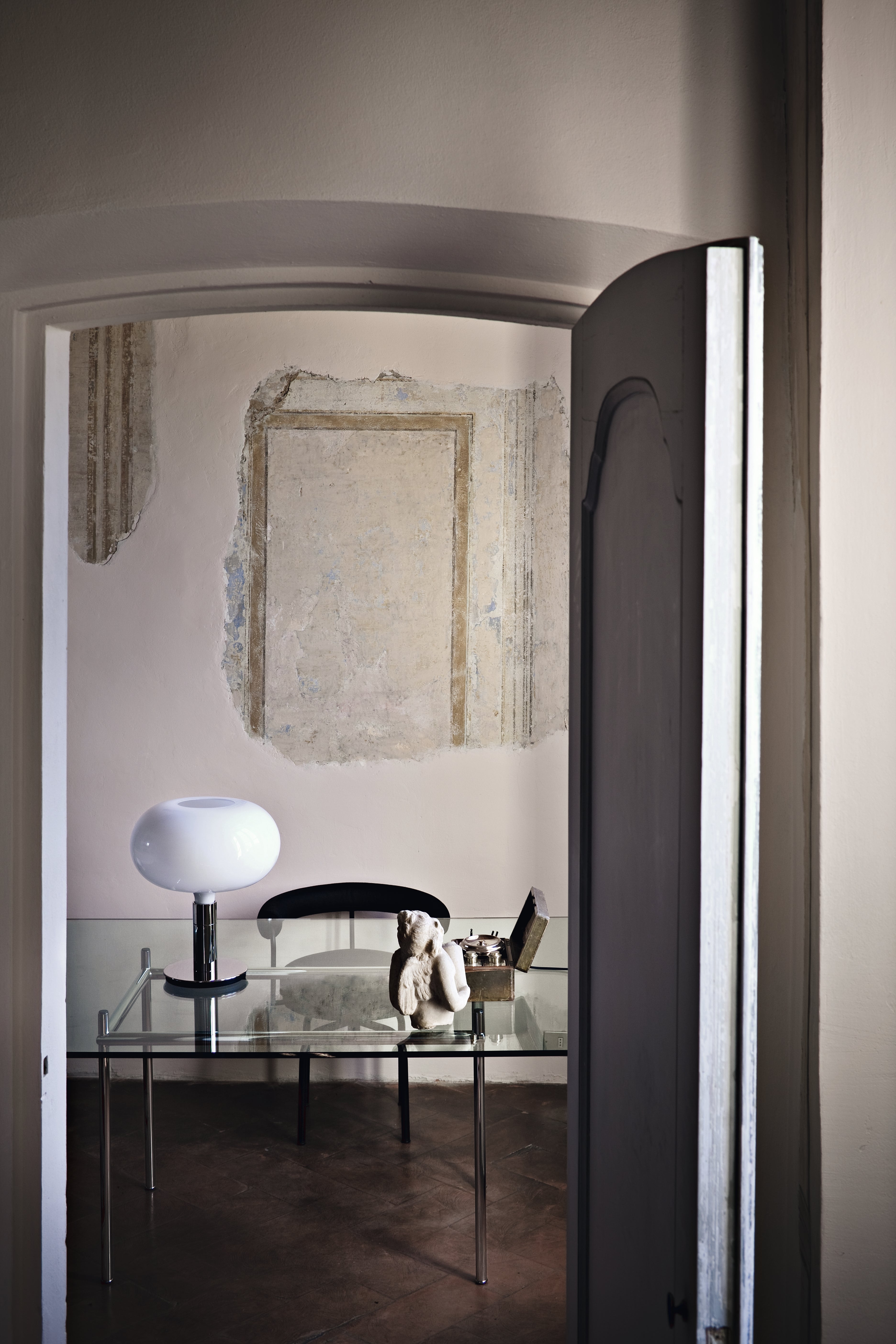 AM1N table lamp chrome with white glass