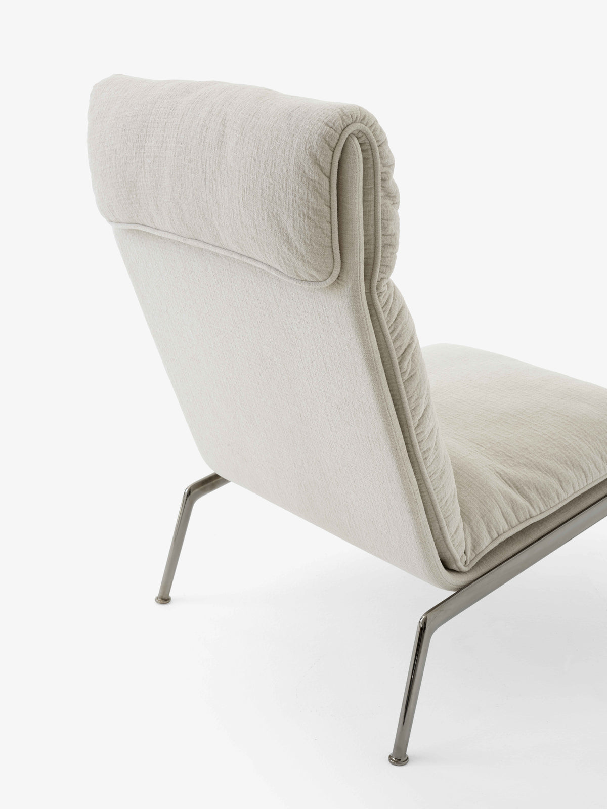 Sessel MUNO LN16 gepolstert mit dunklem Aluminiumgestell
