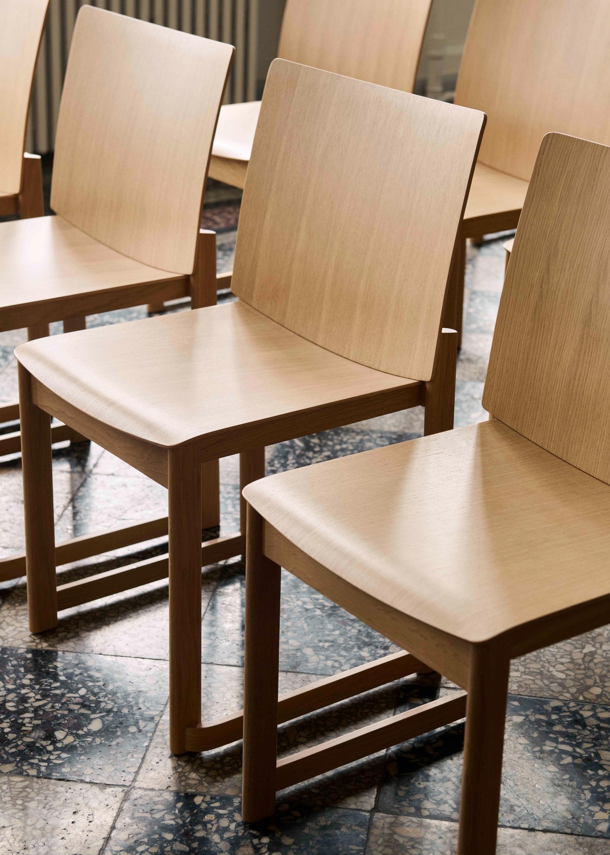 Stuhl ALLWOOD AV35 lackierter Eiche