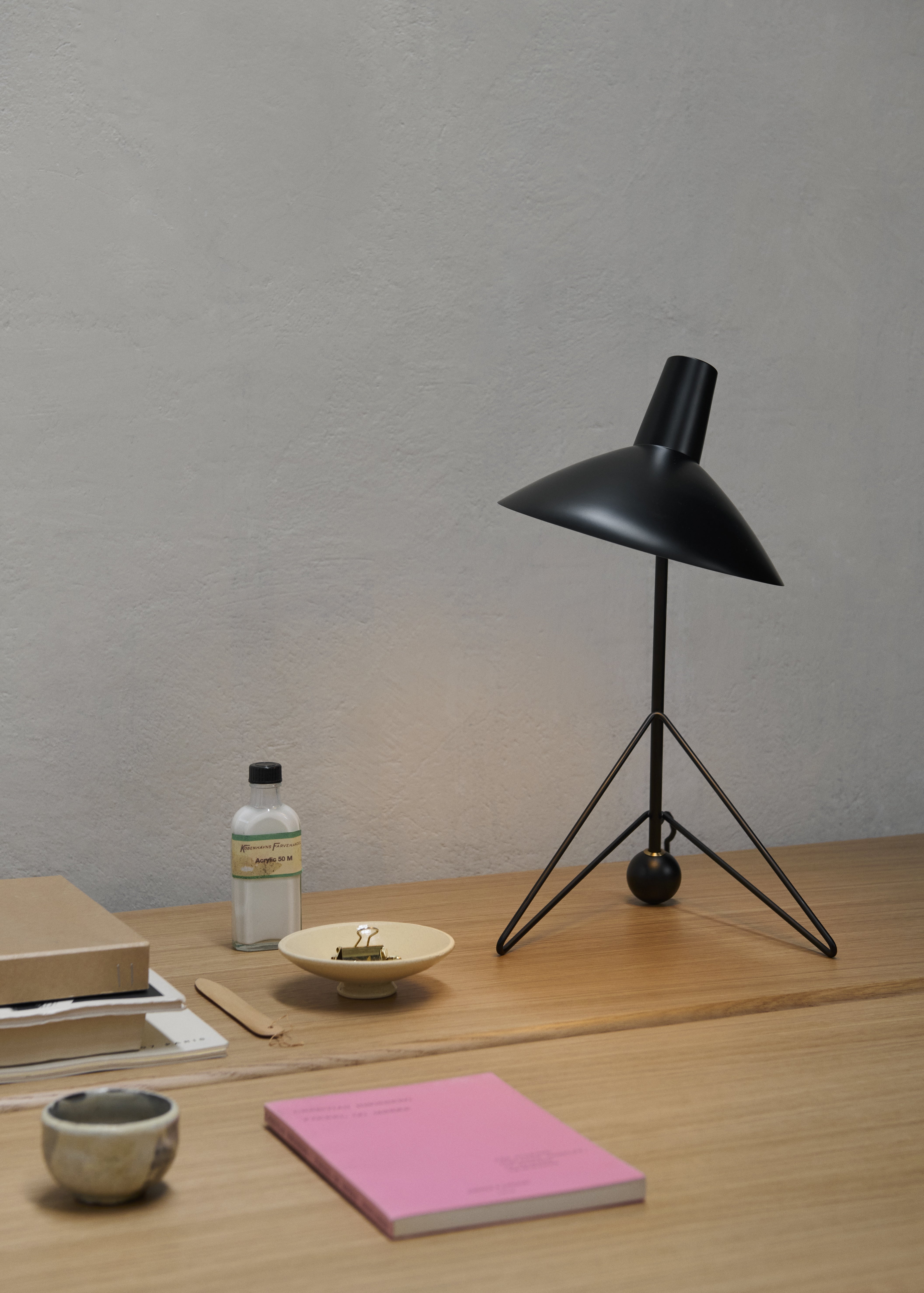 Tischlampe TRIPOD HM9 schwarz