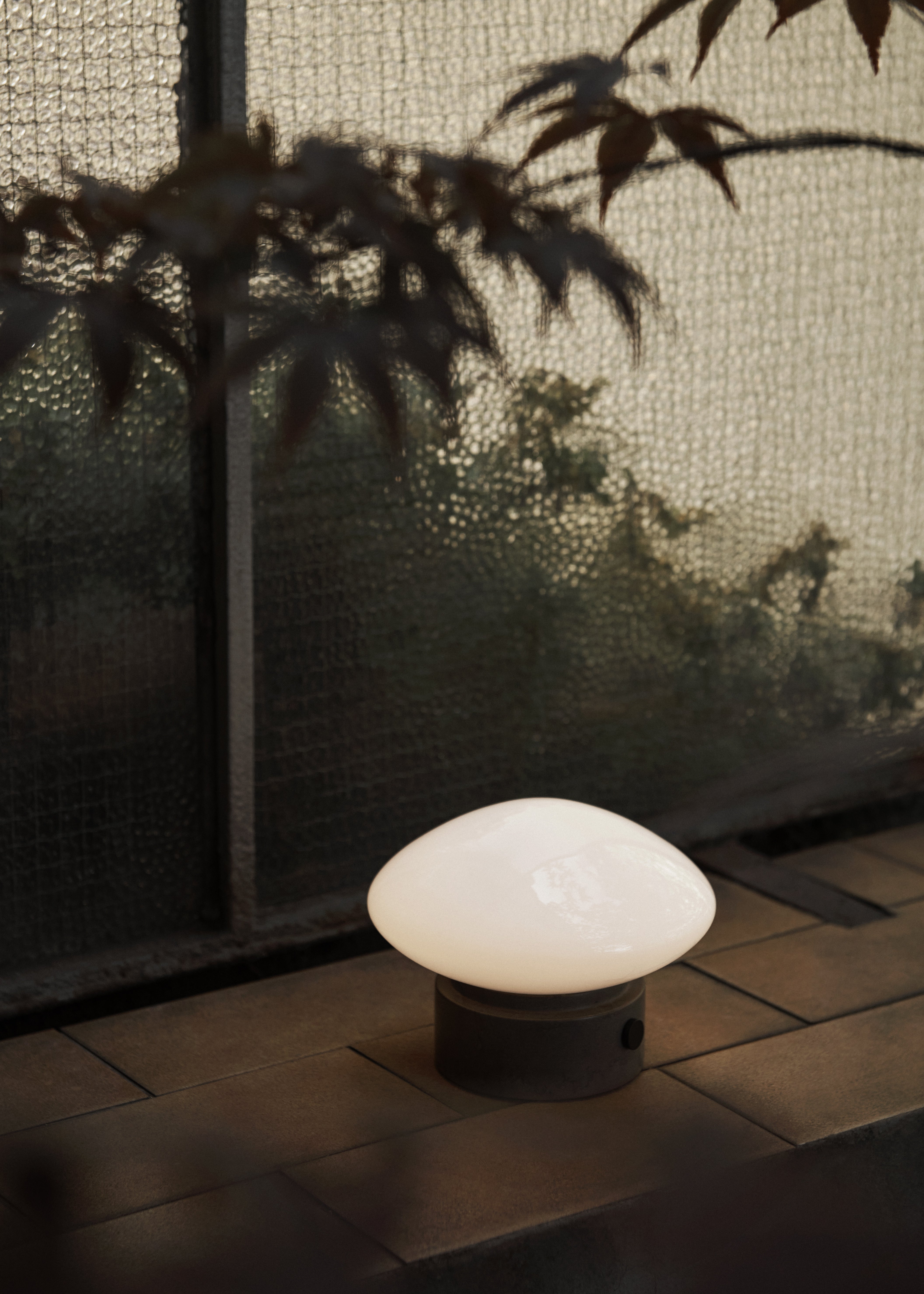 Lampa przenośna MIST AP21 szklany klosz z zieloną marmurową podstawą