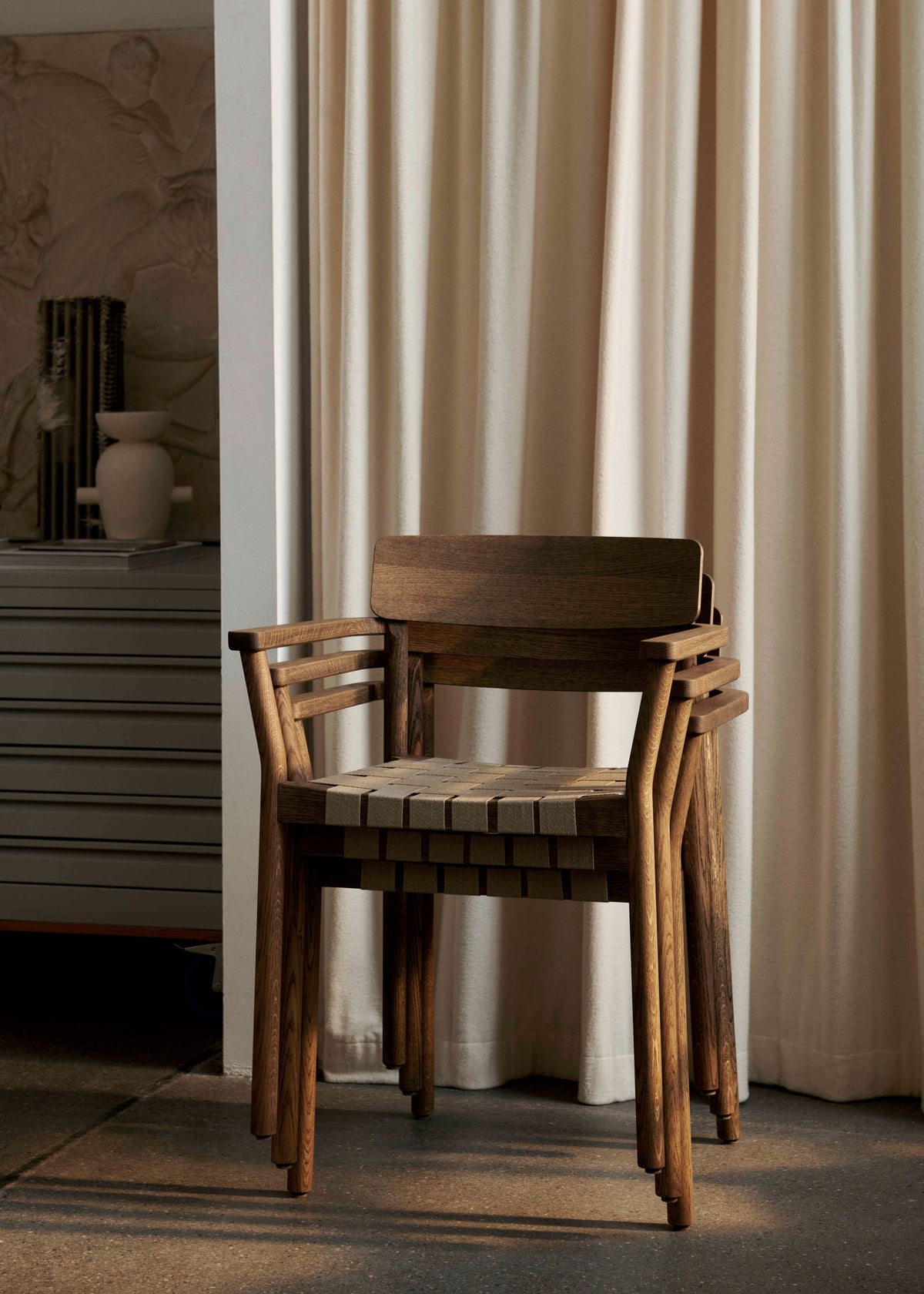 Sessel mit Armlehnen BETTY TK9, beige, gewebter Sitz mit rauchgeöltem Eichenholz