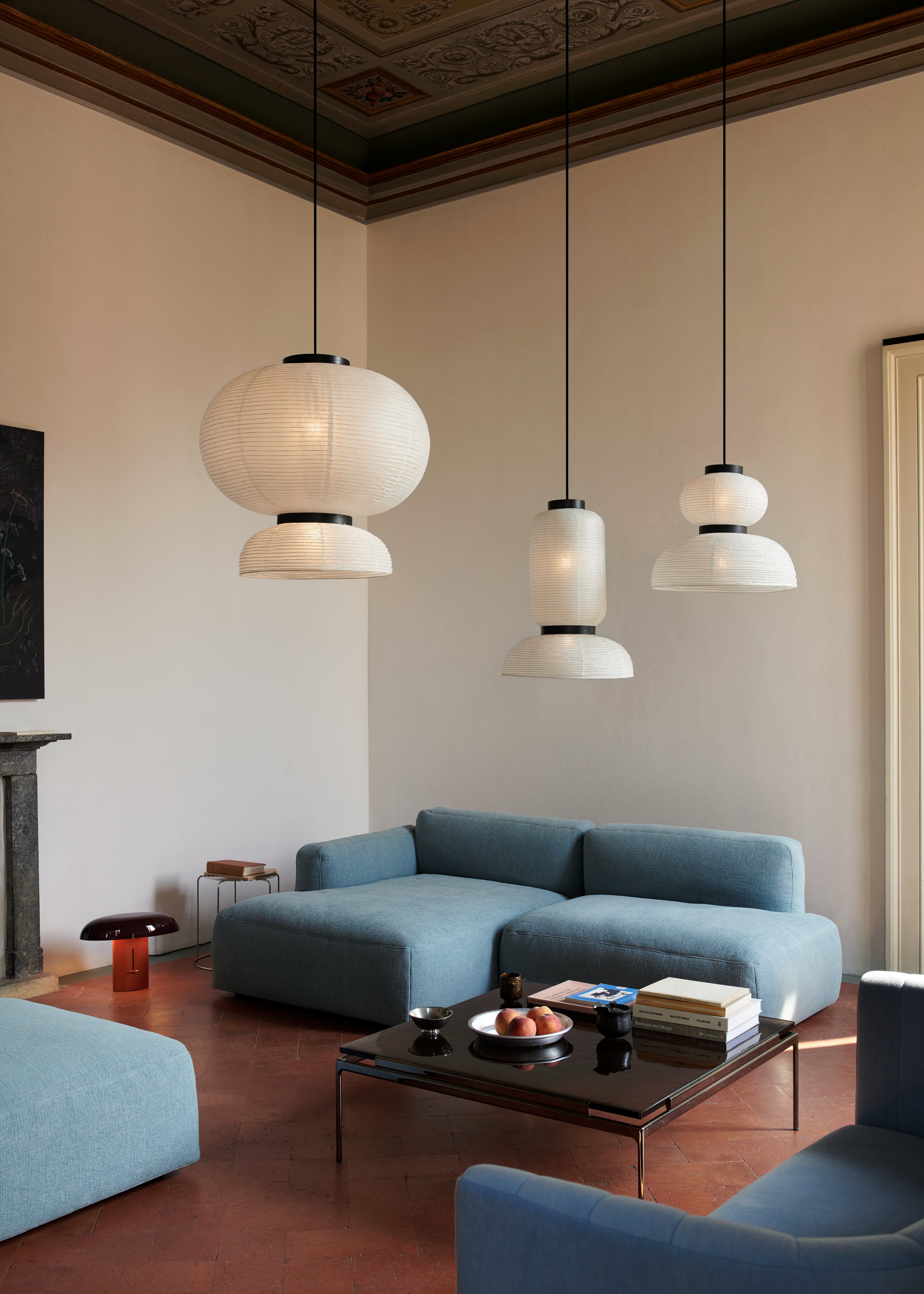 Hängelampe FORMAKAMI JH4 mit weißem Papier-Schirm und schwarzem Eichen-Finish