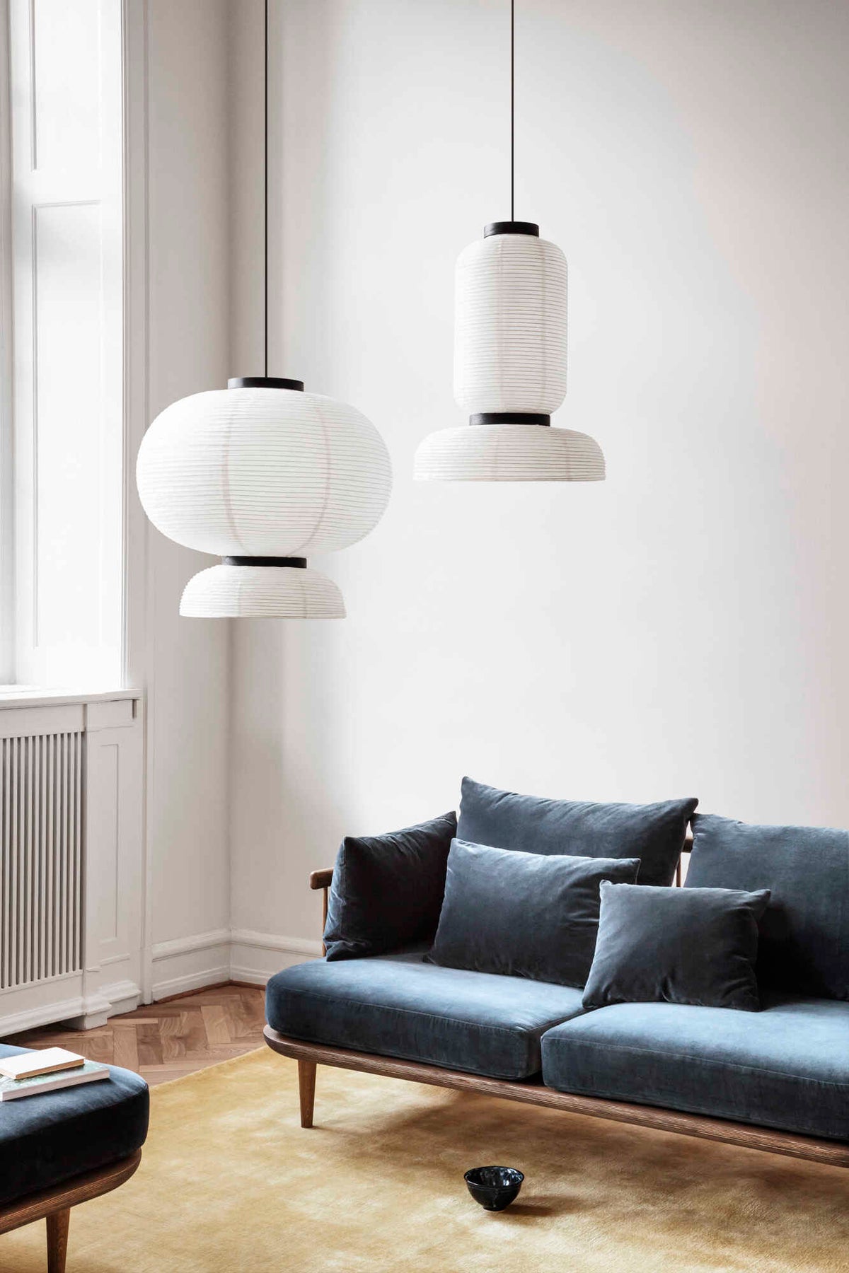 Zweisitzer-Sofa FLY SC2 gepolstert mit geräucherter Eichenbasis