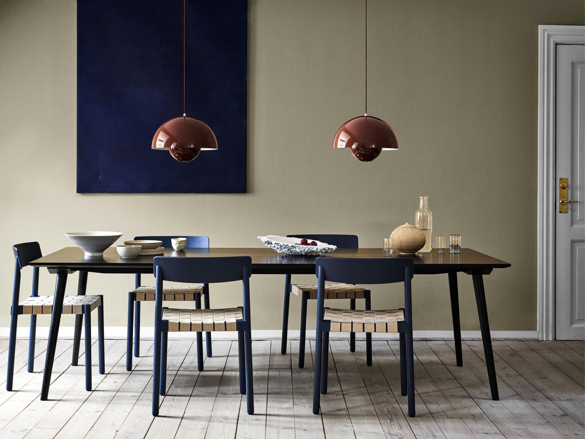 Stuhl BETTY TK1 mit schwarzem, gewebtem Sitz und schwarz lackiertem Eschenholz