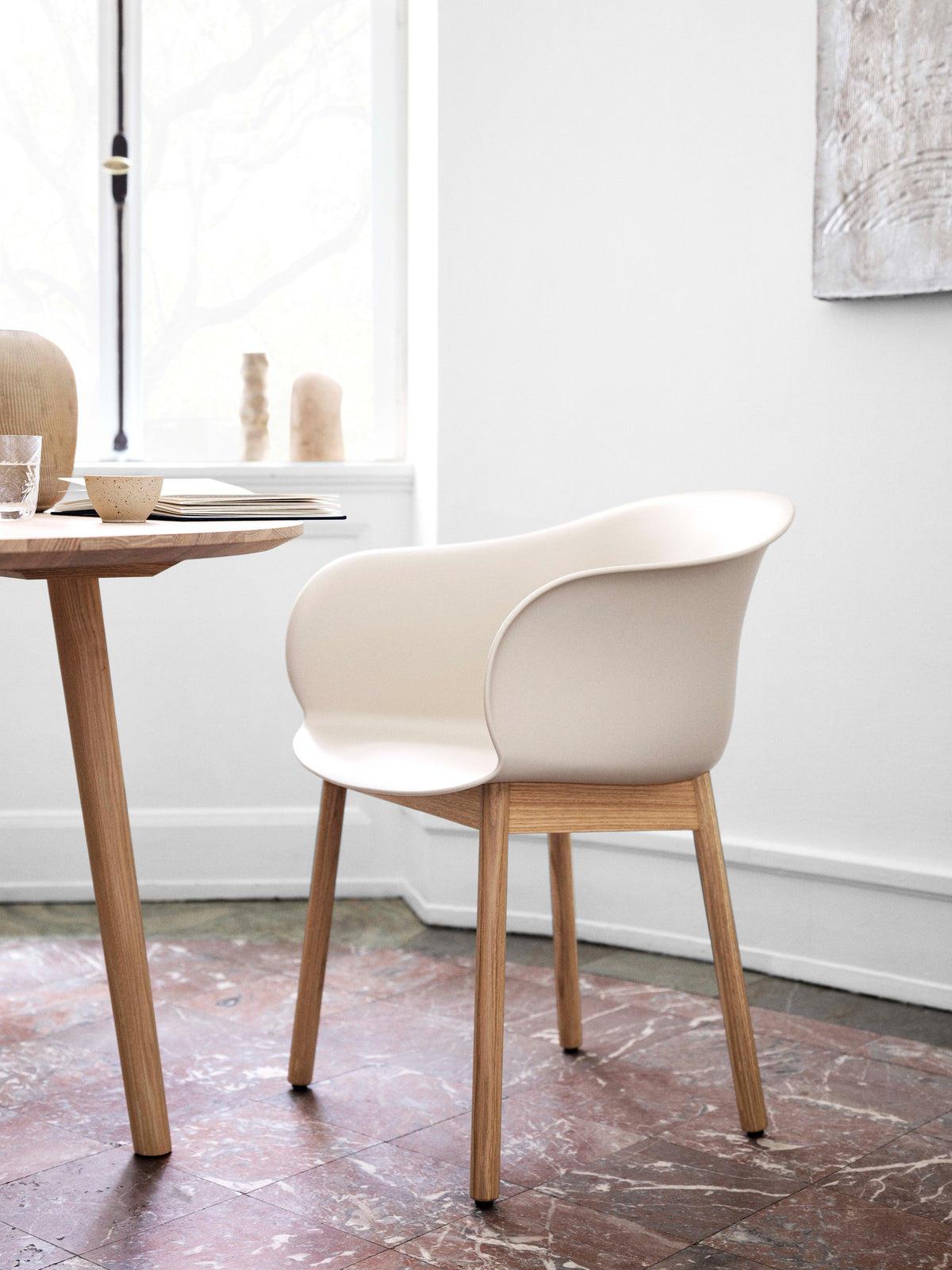 Stuhl ELEFY JH30 beige mit Eichenbasis