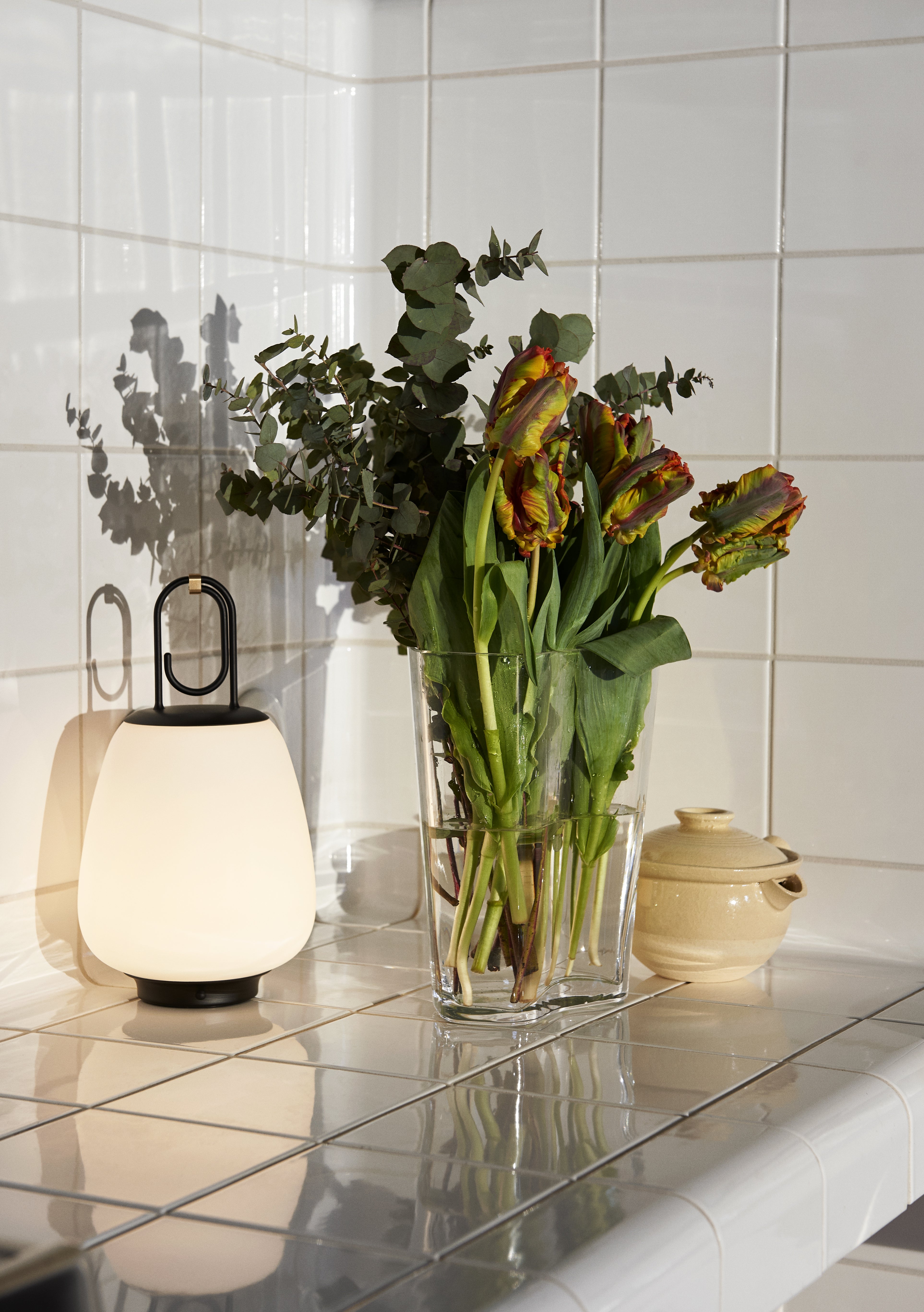 Tragbare Außenlampe LUCCA SC51 in Weiß mit schwarzem Finish