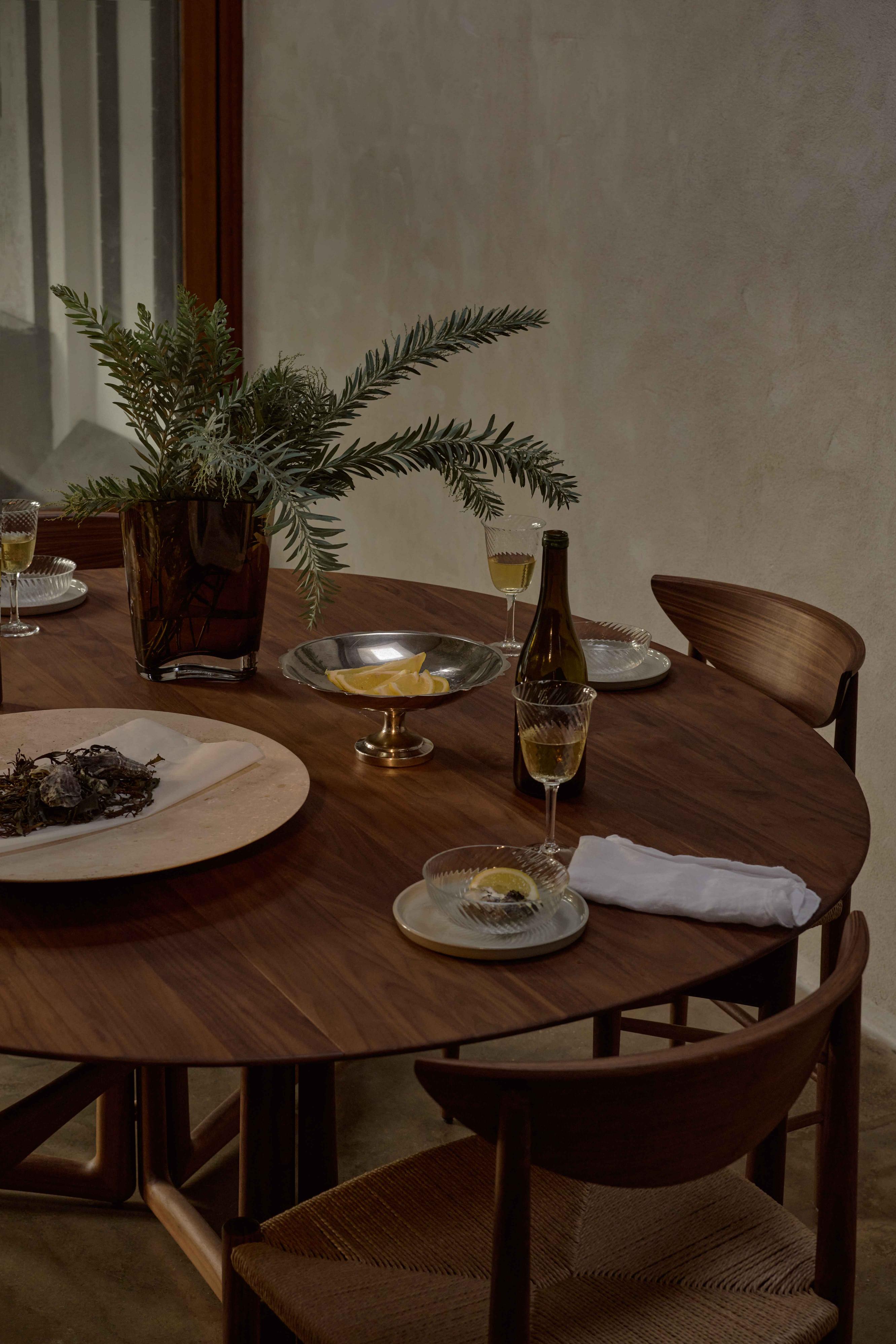 Runder Klapptisch DROP LEAF HM6 aus geöltem Nussbaumholz