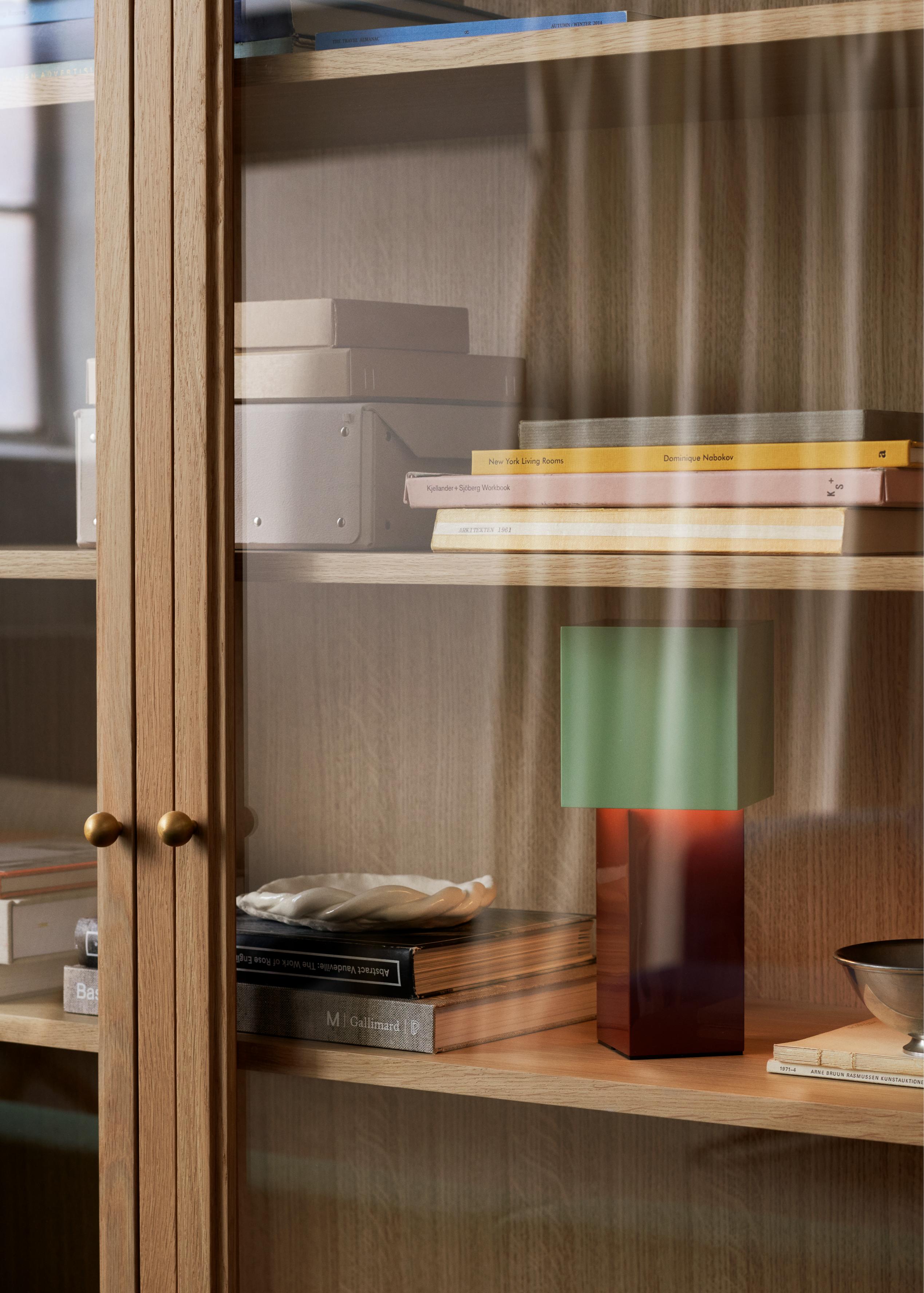 Tragbare Lampe PIVOT ATD7 mit mintgrünem Schirm und Ziegelbasis