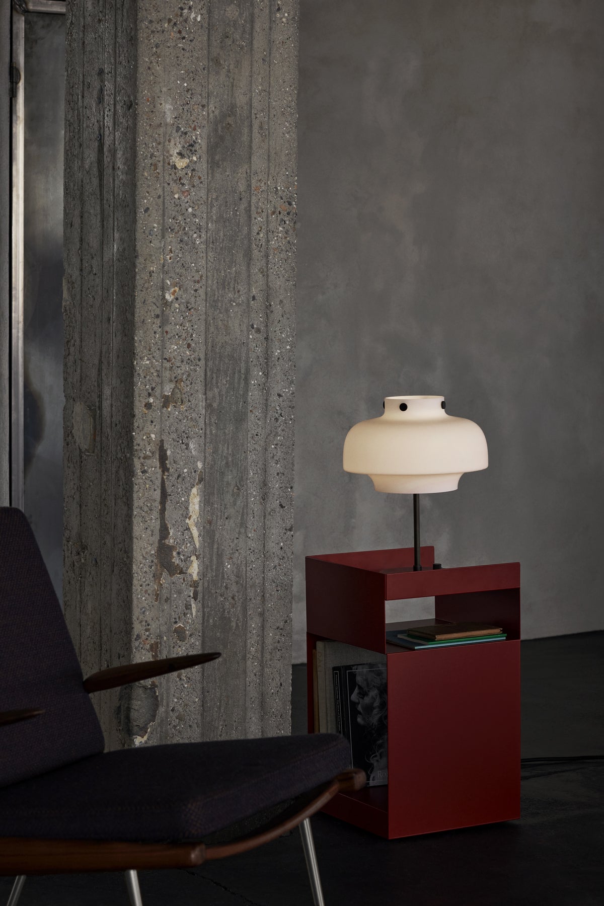 Tischlampe COPENHAGEN SC13 mit opalem Schirm und brüniertem Messingfuß