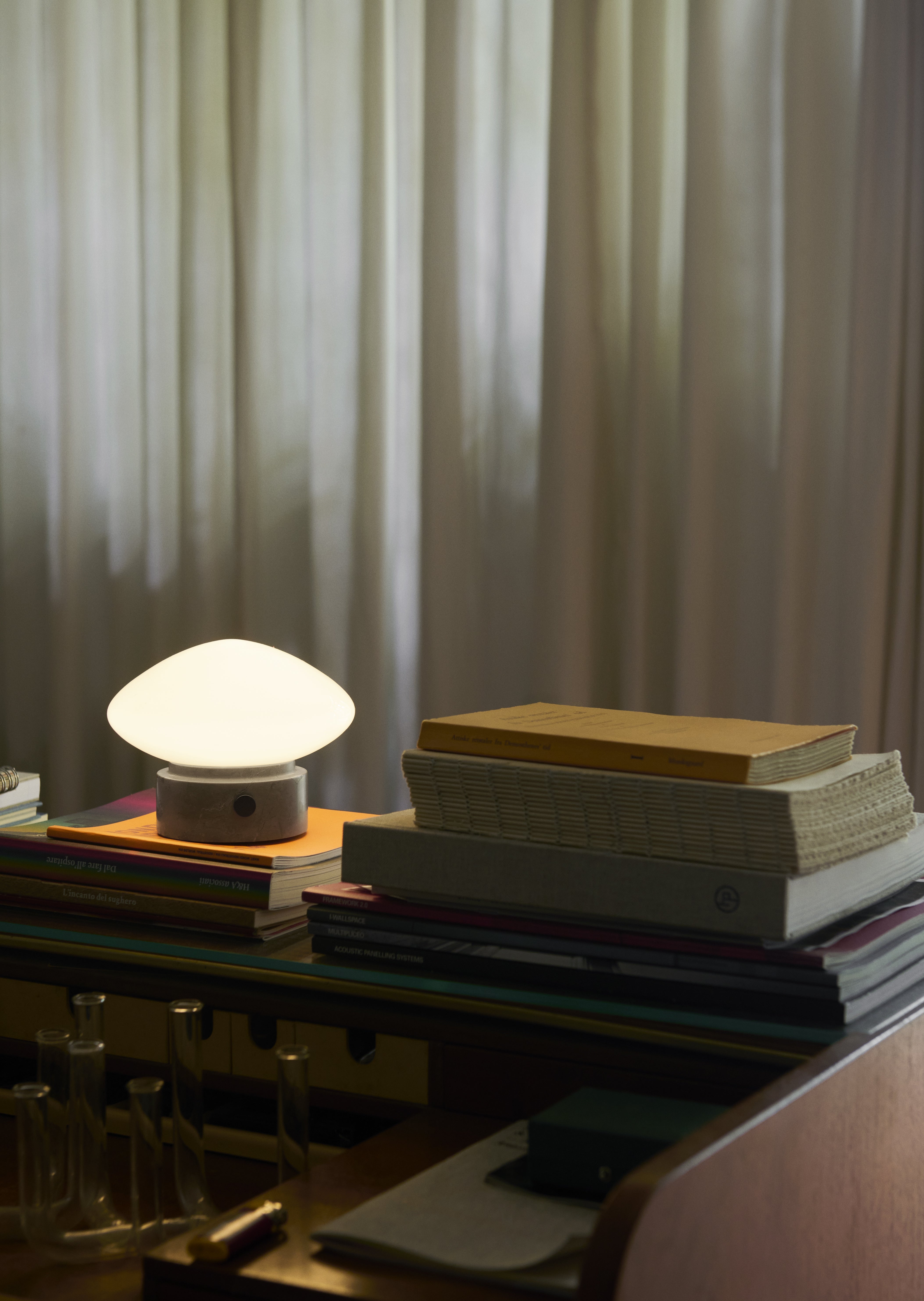 Lampa przenośna MIST AP21 szklany klosz z zieloną marmurową podstawą