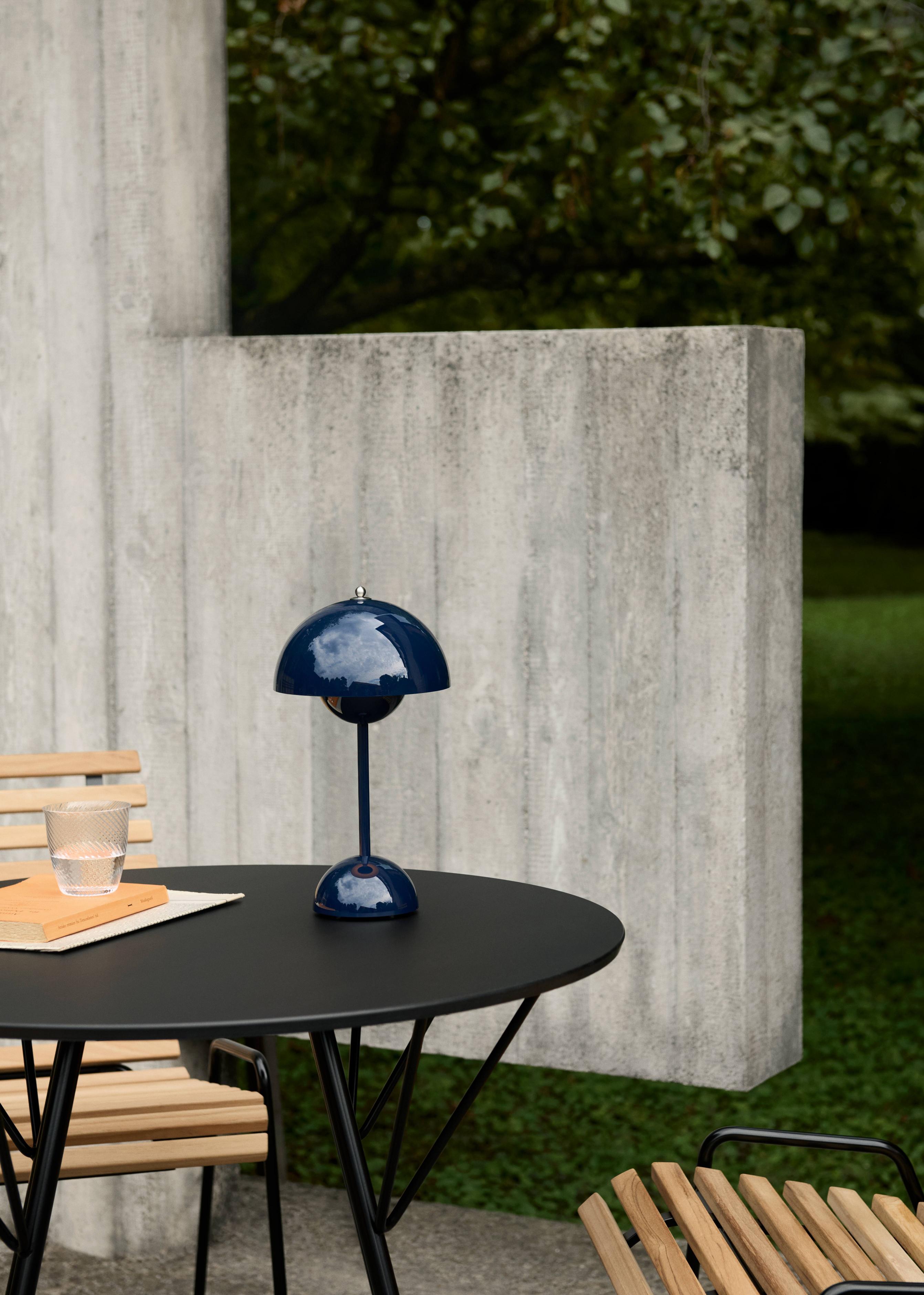 Tragbare Lampe FLOWERPOT VP9, stahlblau