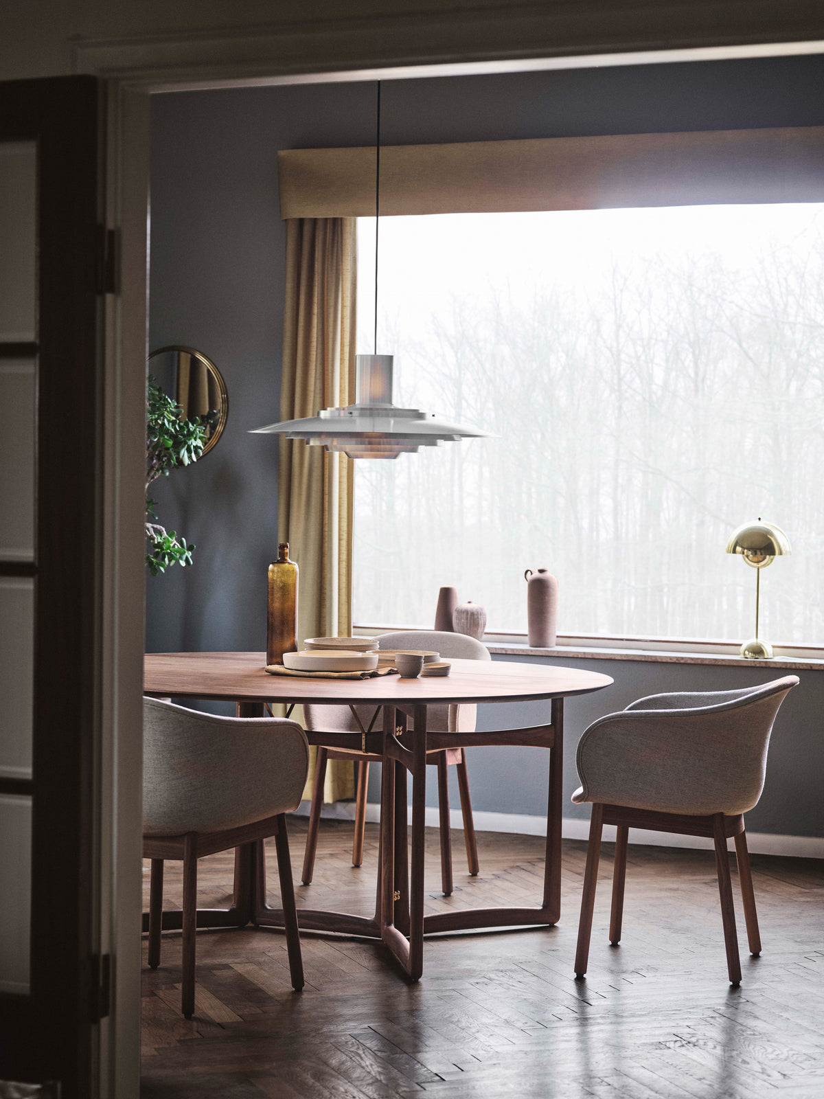 Stuhl ELEFY JH30 beige mit Eichenbasis