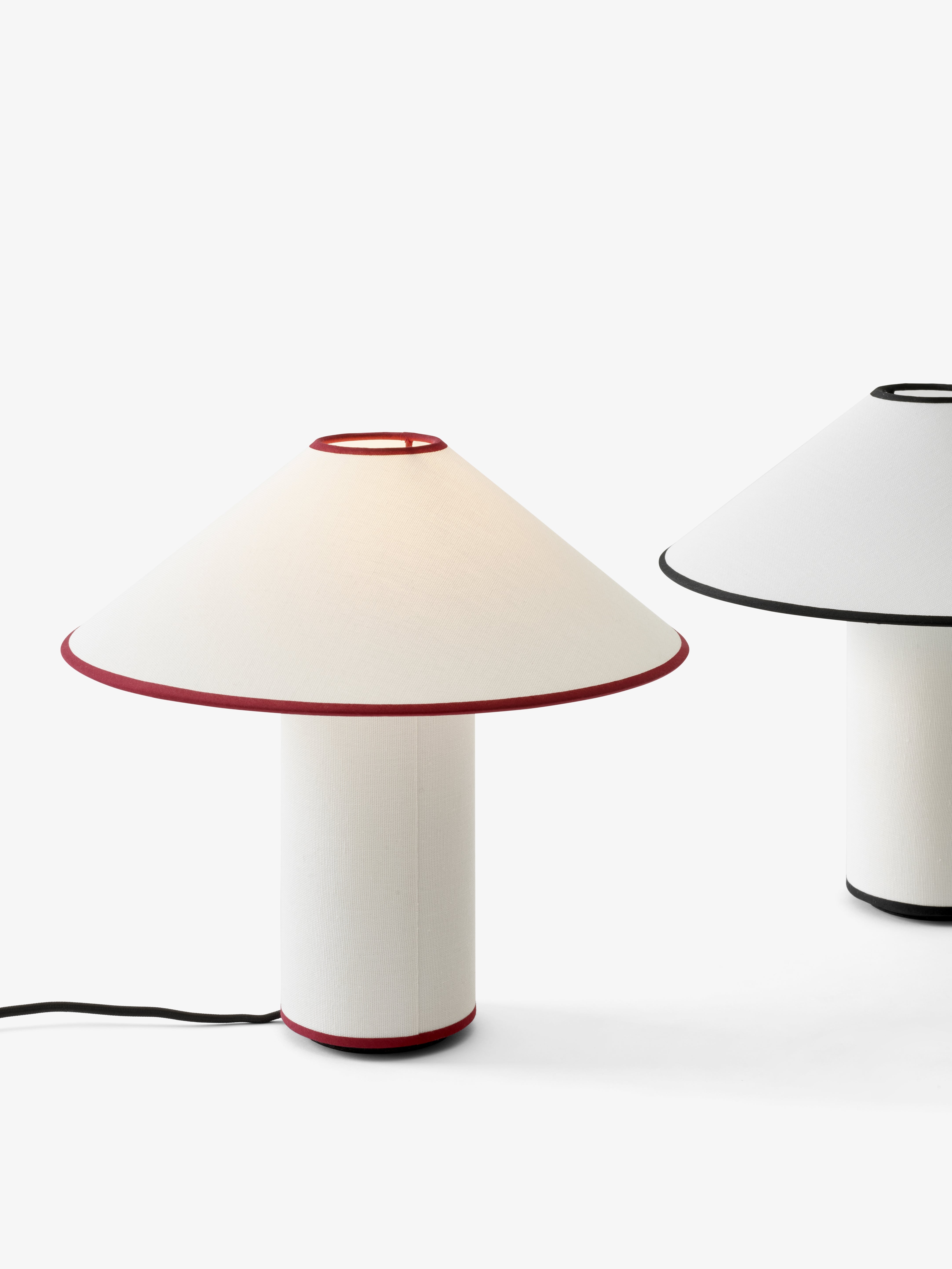 Tischlampe COLETTE ATD6 in Weiß mit rotem Finish