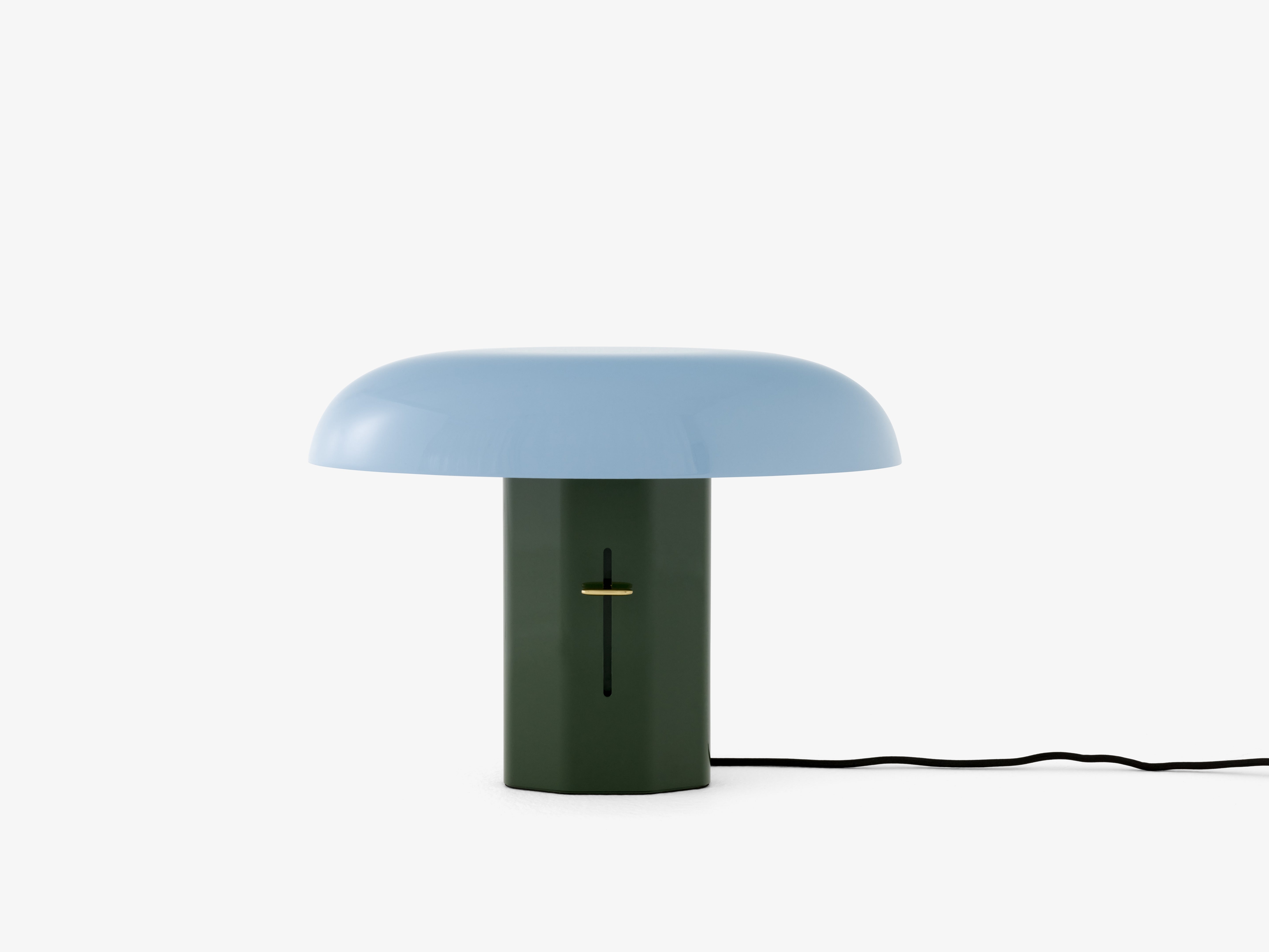 Tischlampe MONTERA JH42 mit himmelblauem Schirm und dunkelgrünem Fuß