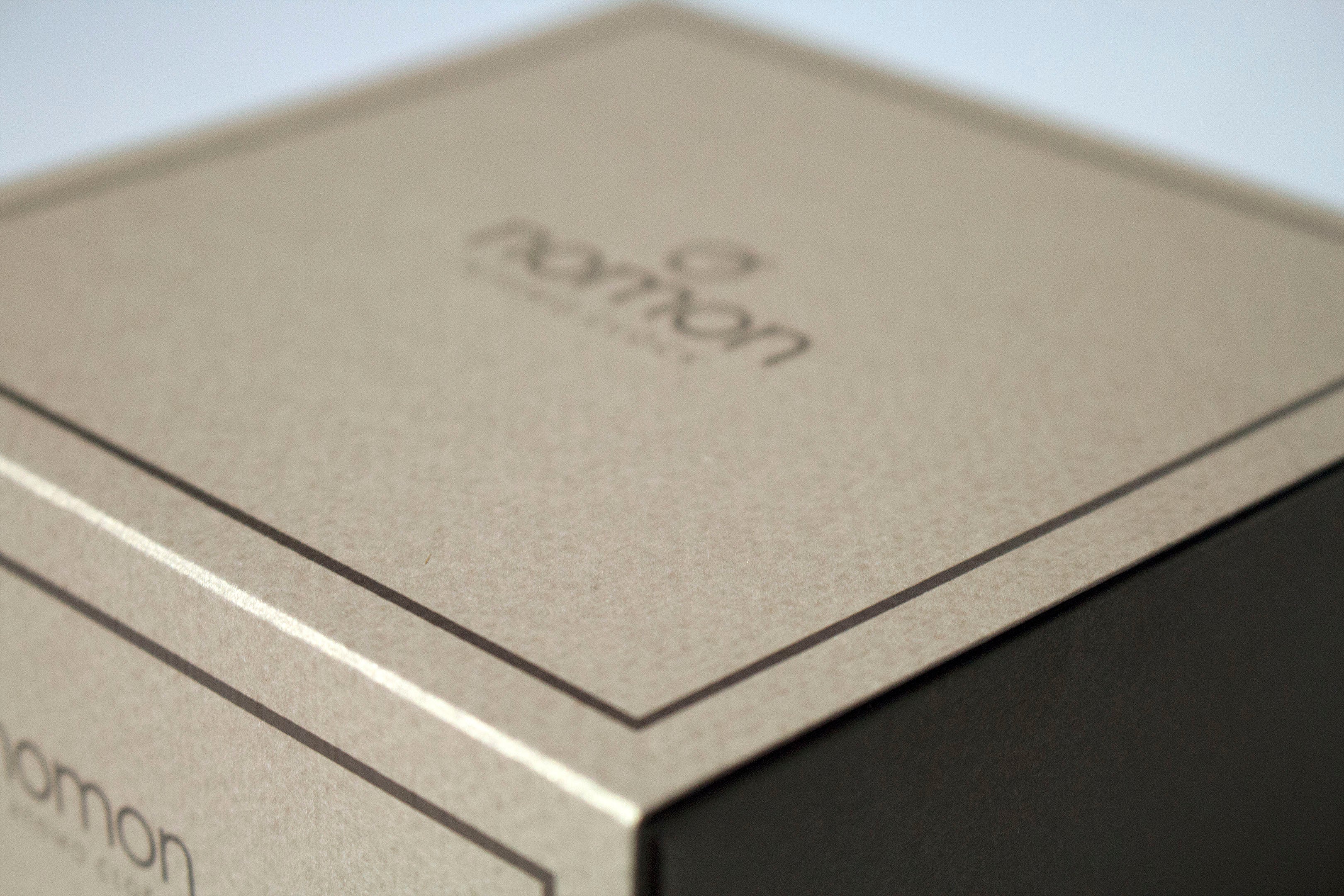 ATOMO walnut wood table clock with brass finish