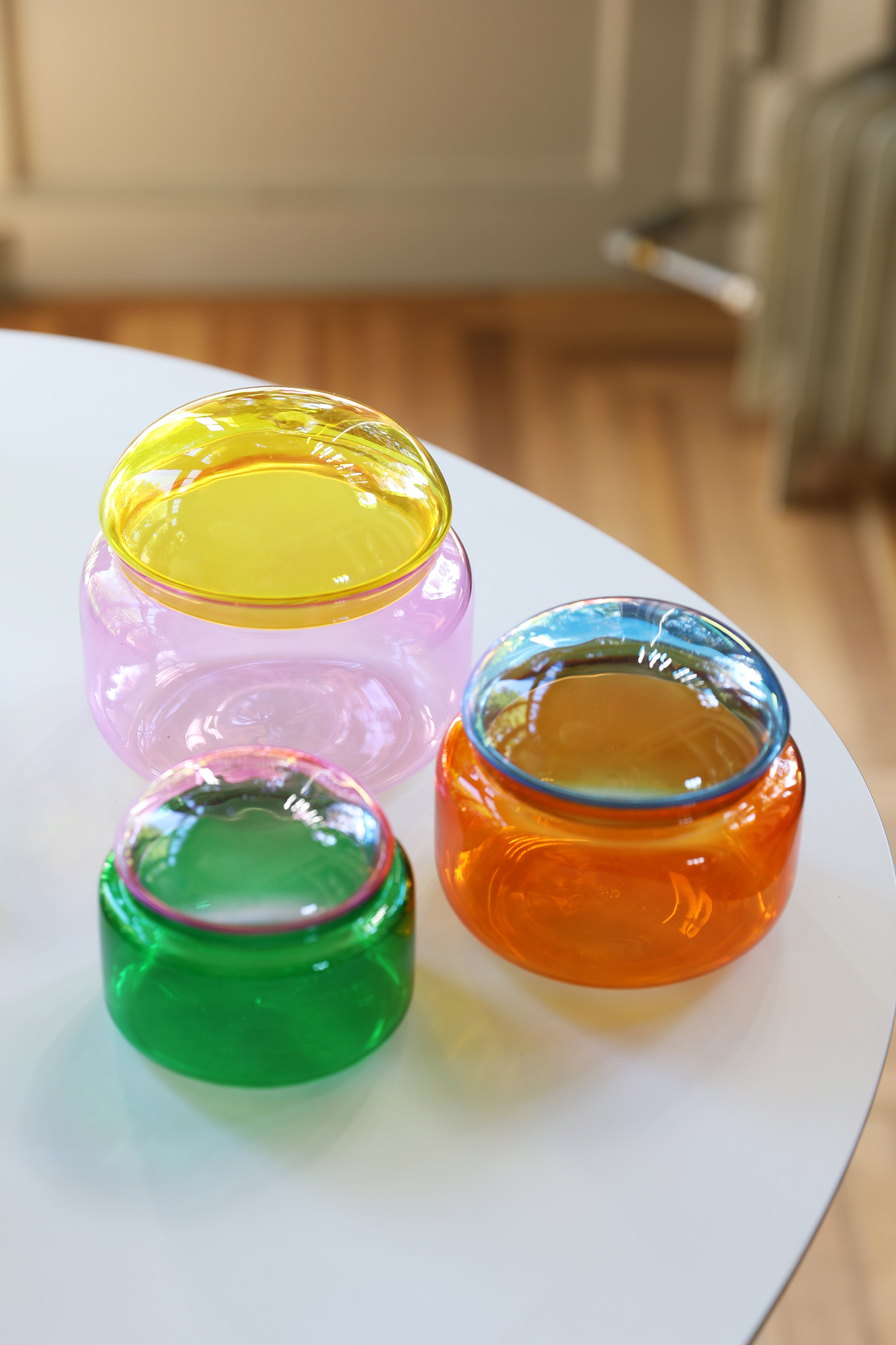 Glasbehälter PUFFY grün mit rosa Deckel