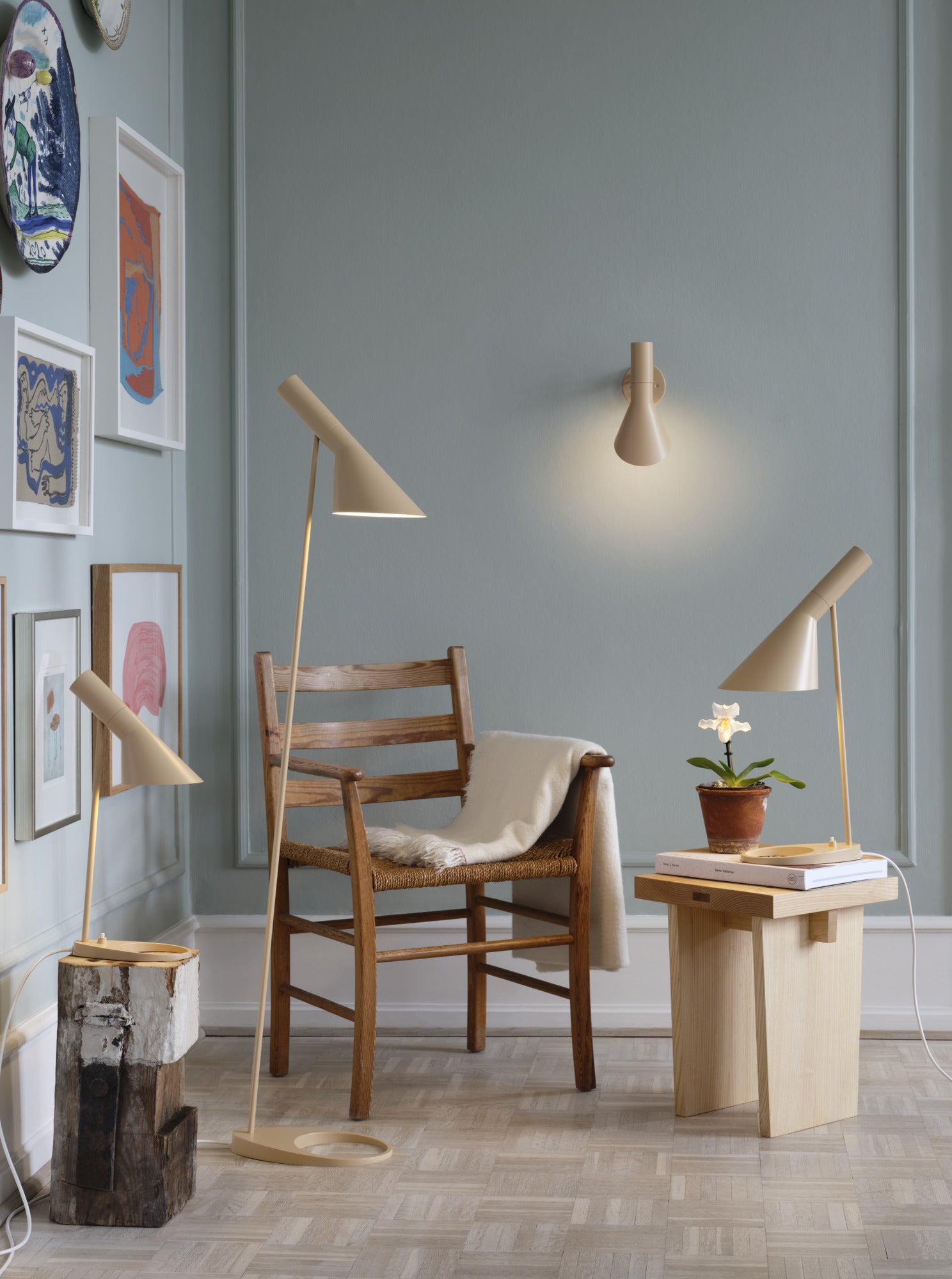 AJ Wall Lamp Warm Sand