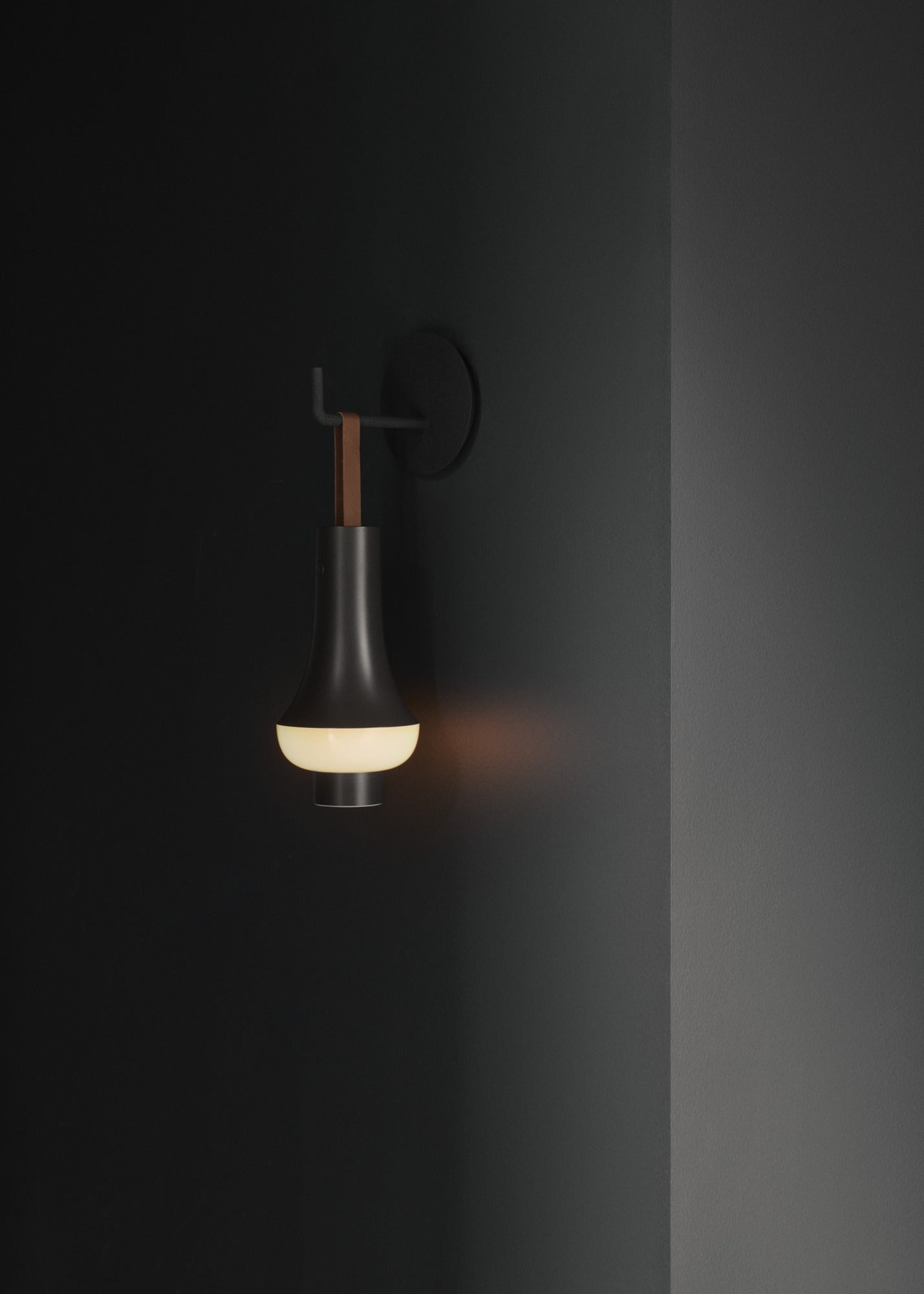Portable lamp TOMOSHI dark brown