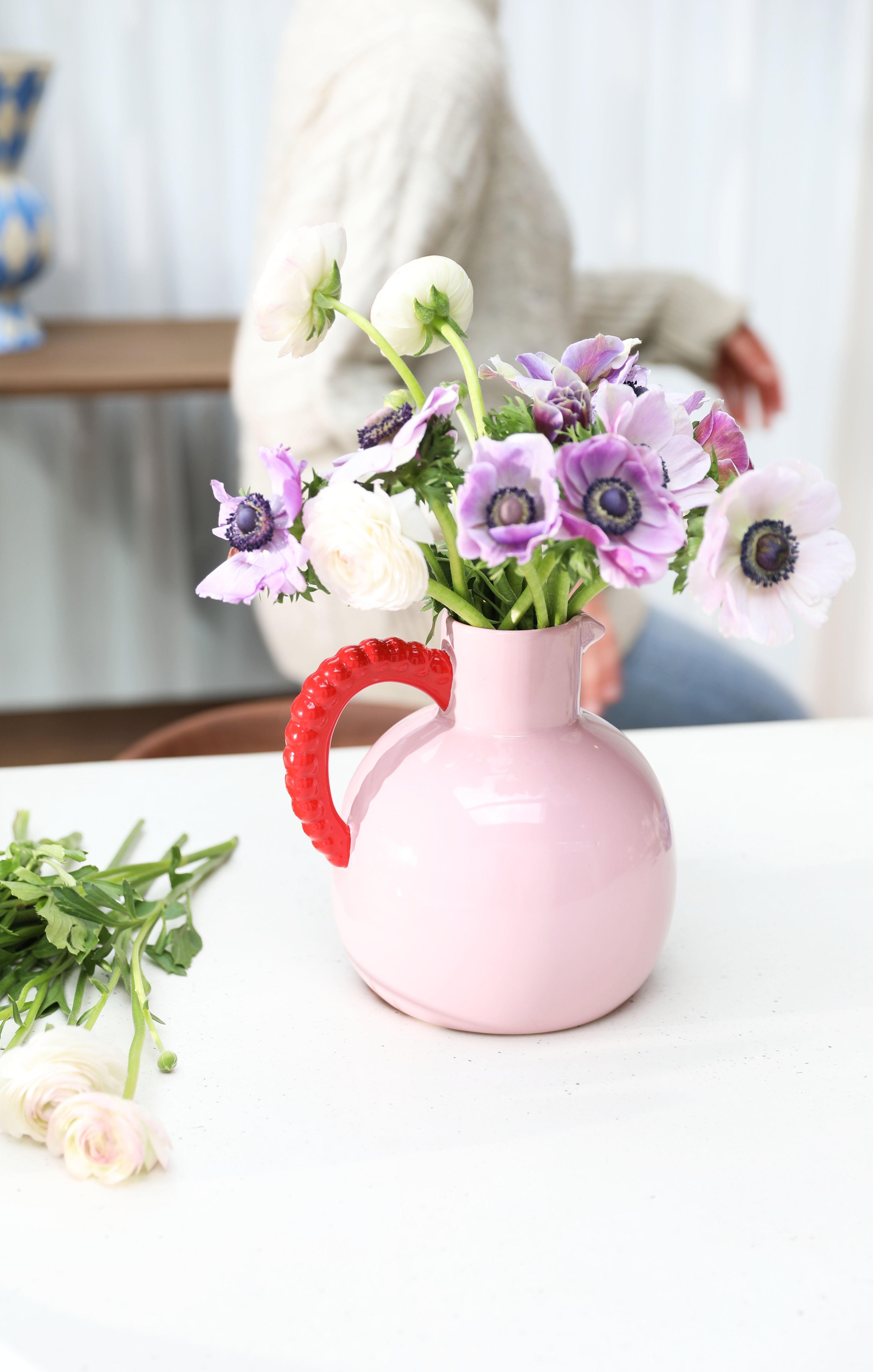 Kanne PERLE rosa mit rotem Griff