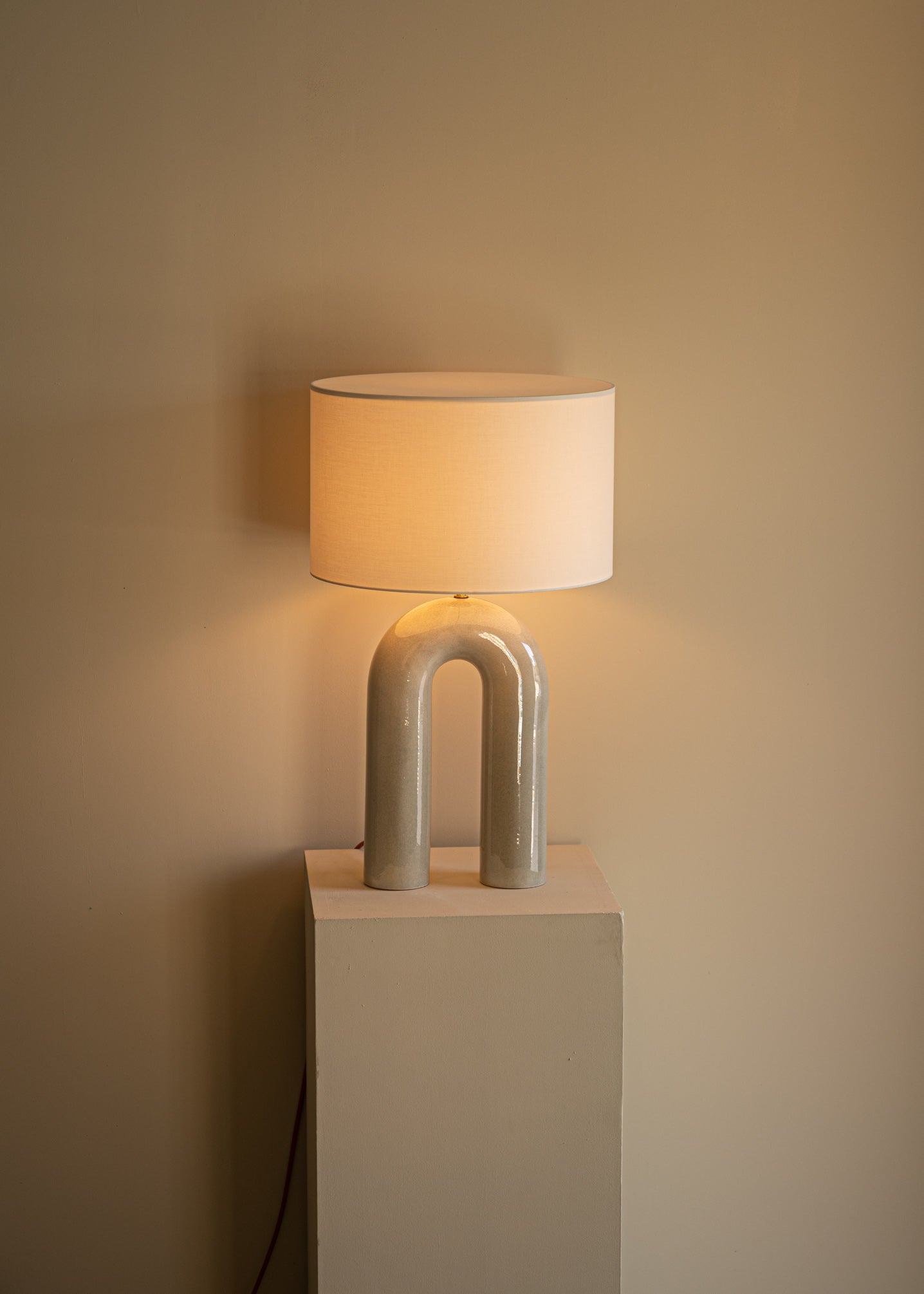 Tischlampe aus Keramik ARKO sandfarben