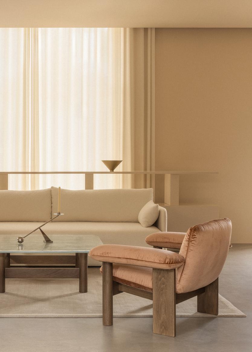 BRASILIA Armchair in Sheepskin with Dark Oak Base