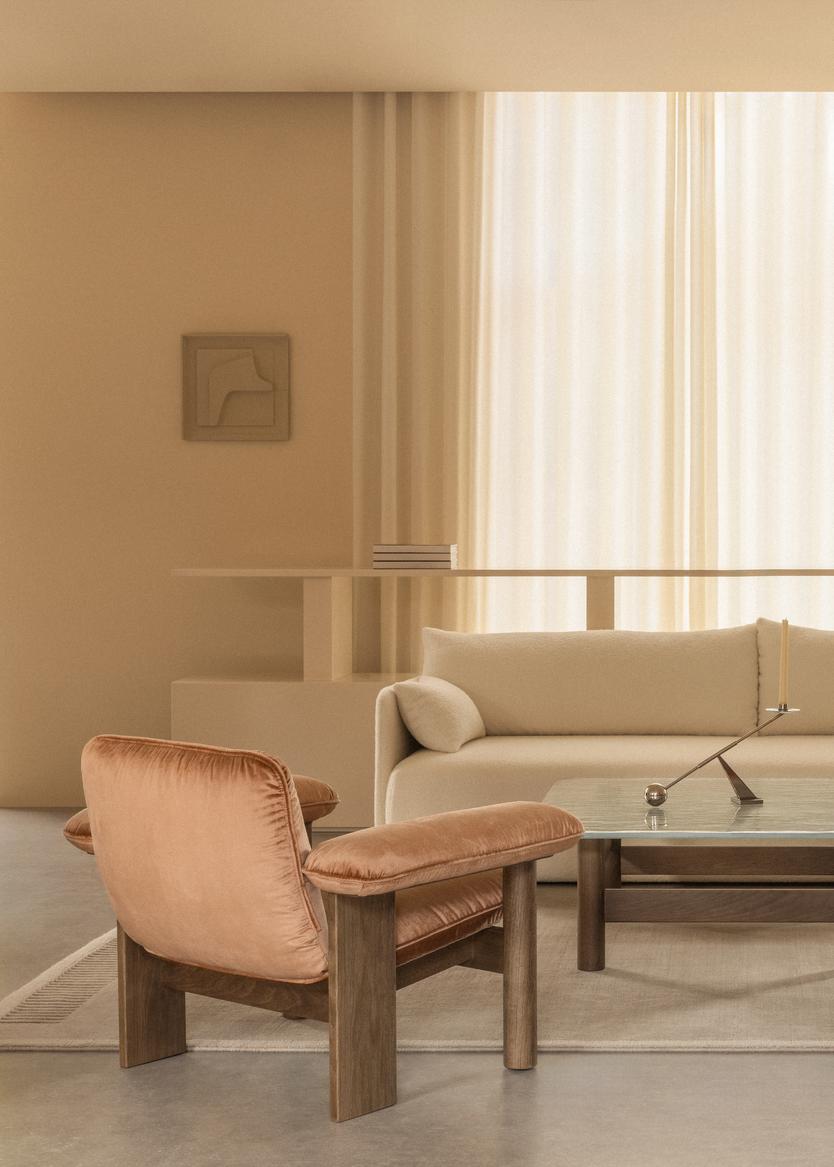 BRASILIA coffee table with glass top and walnut base