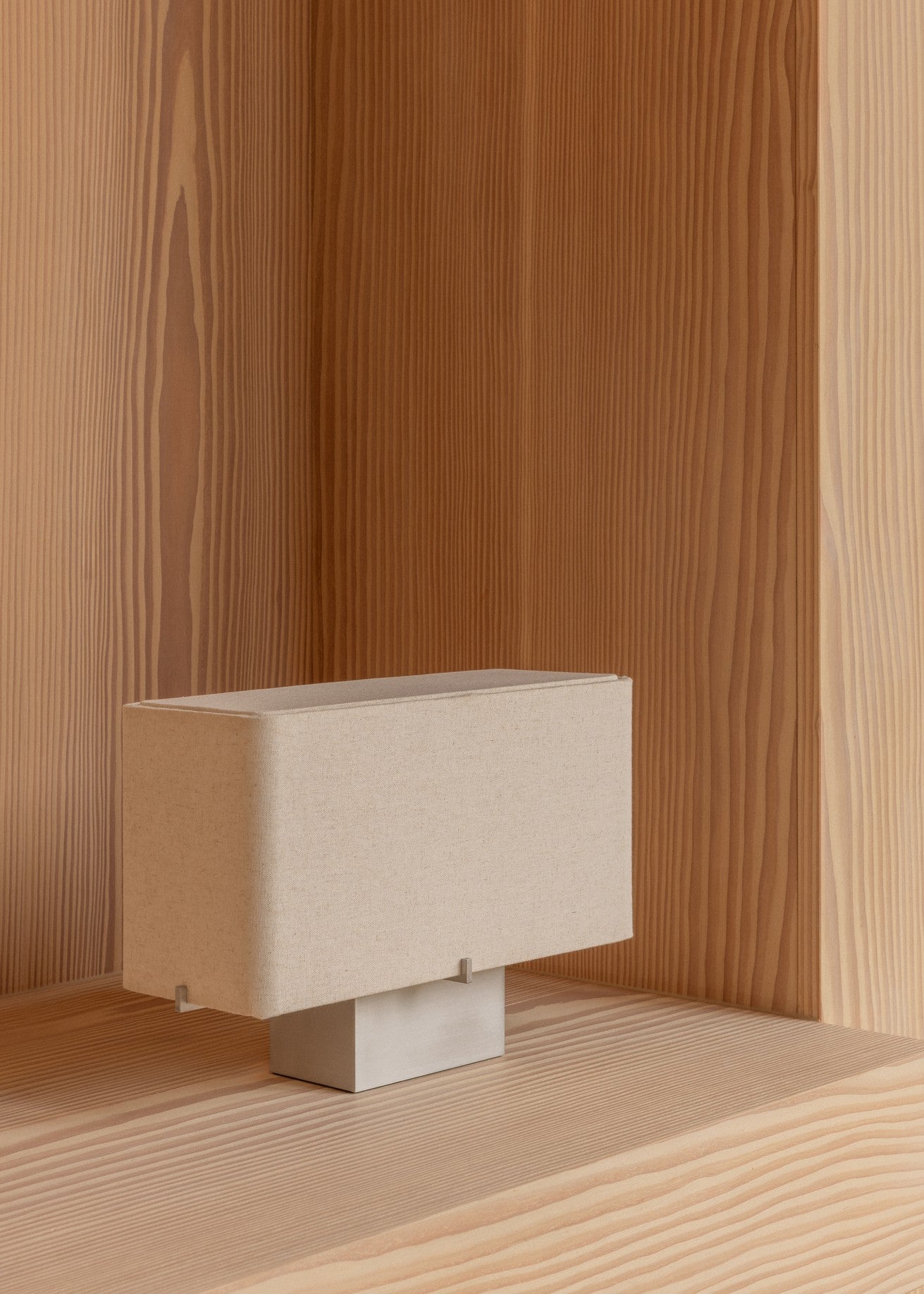 Tischlampe NONNA Aluminiumfuß mit Leinen-Schirm