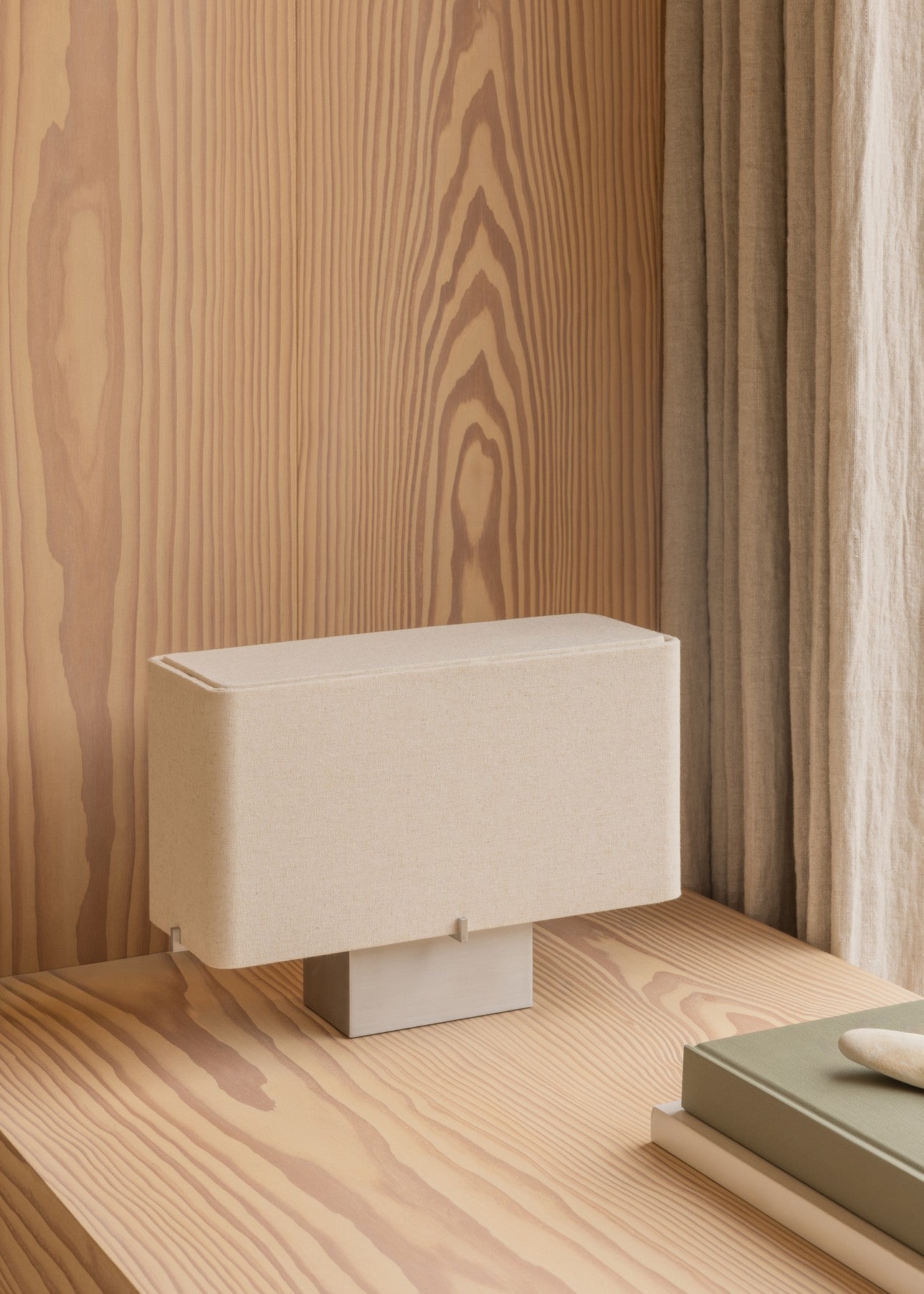 Tischlampe NONNA Aluminiumfuß mit Leinen-Schirm