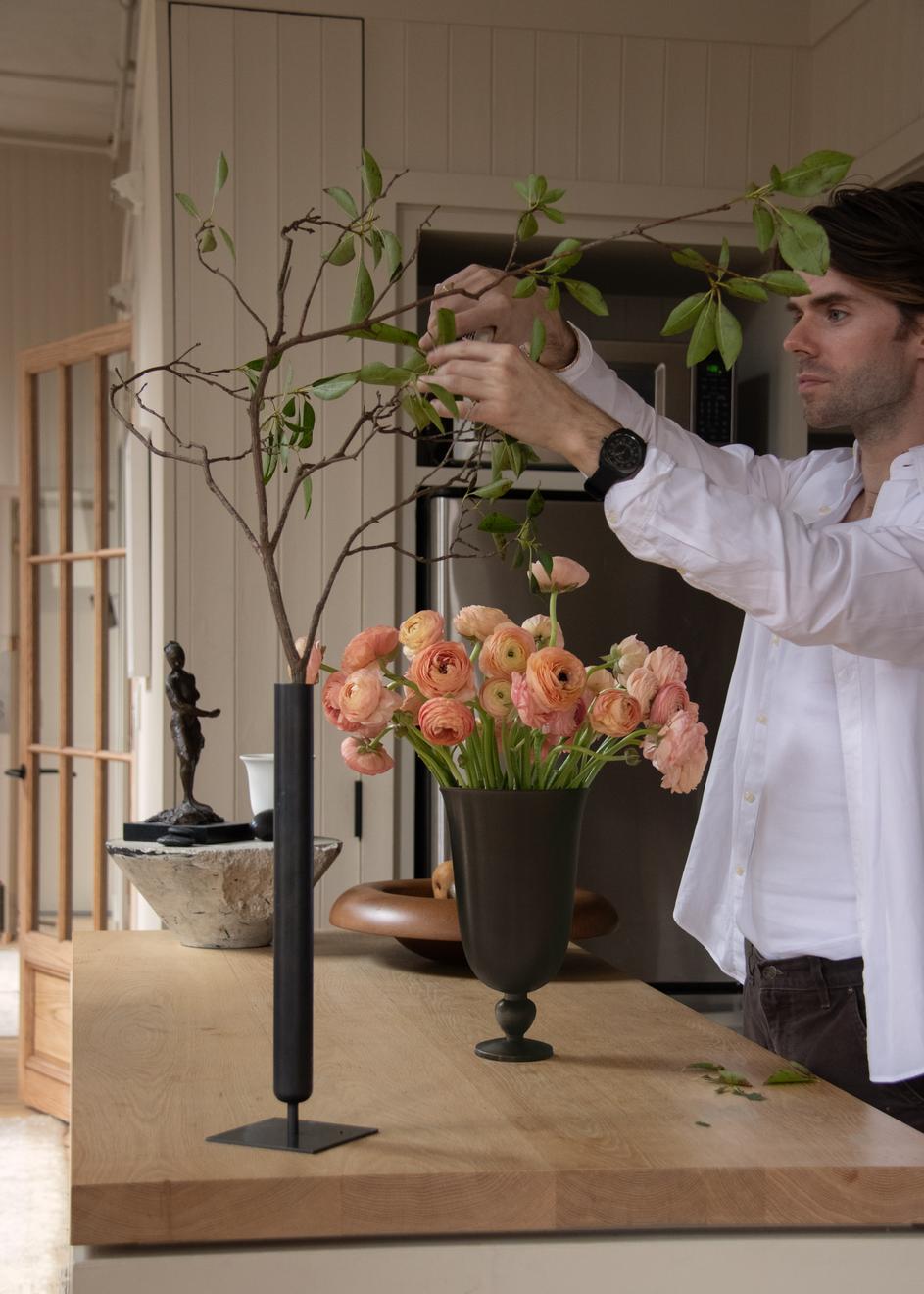 STANCE vase in bronzed brass