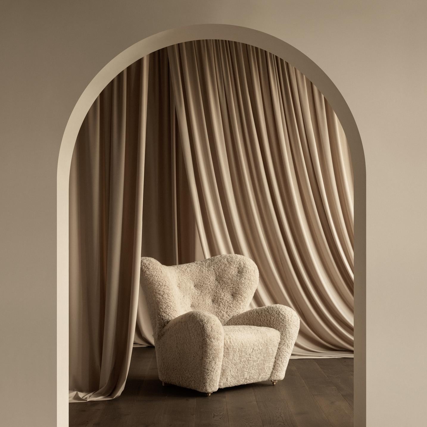 THE TIRED MAN Armchair sheepskin