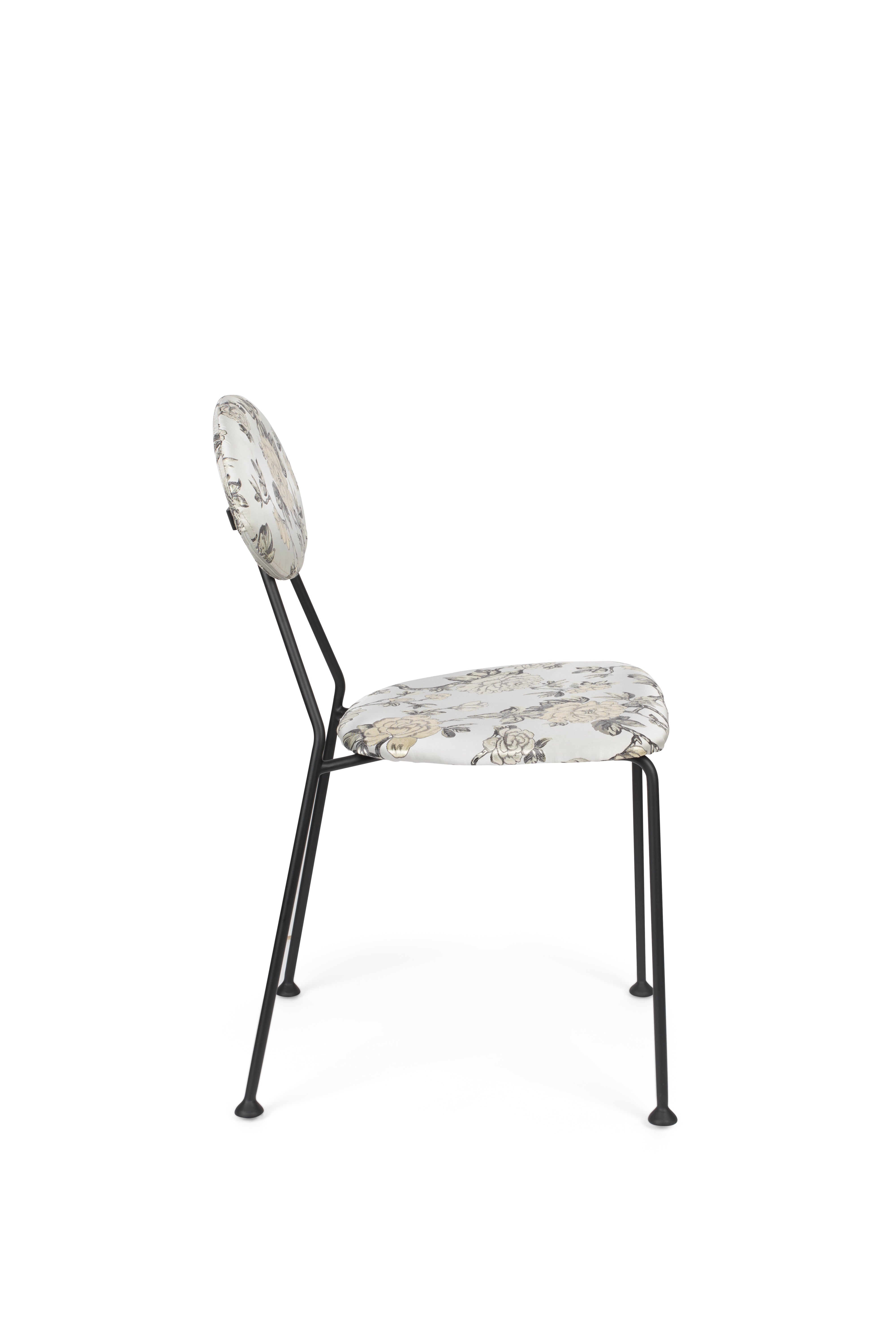 KISS THE FROGGY Chair in Broken White with Floral Pattern