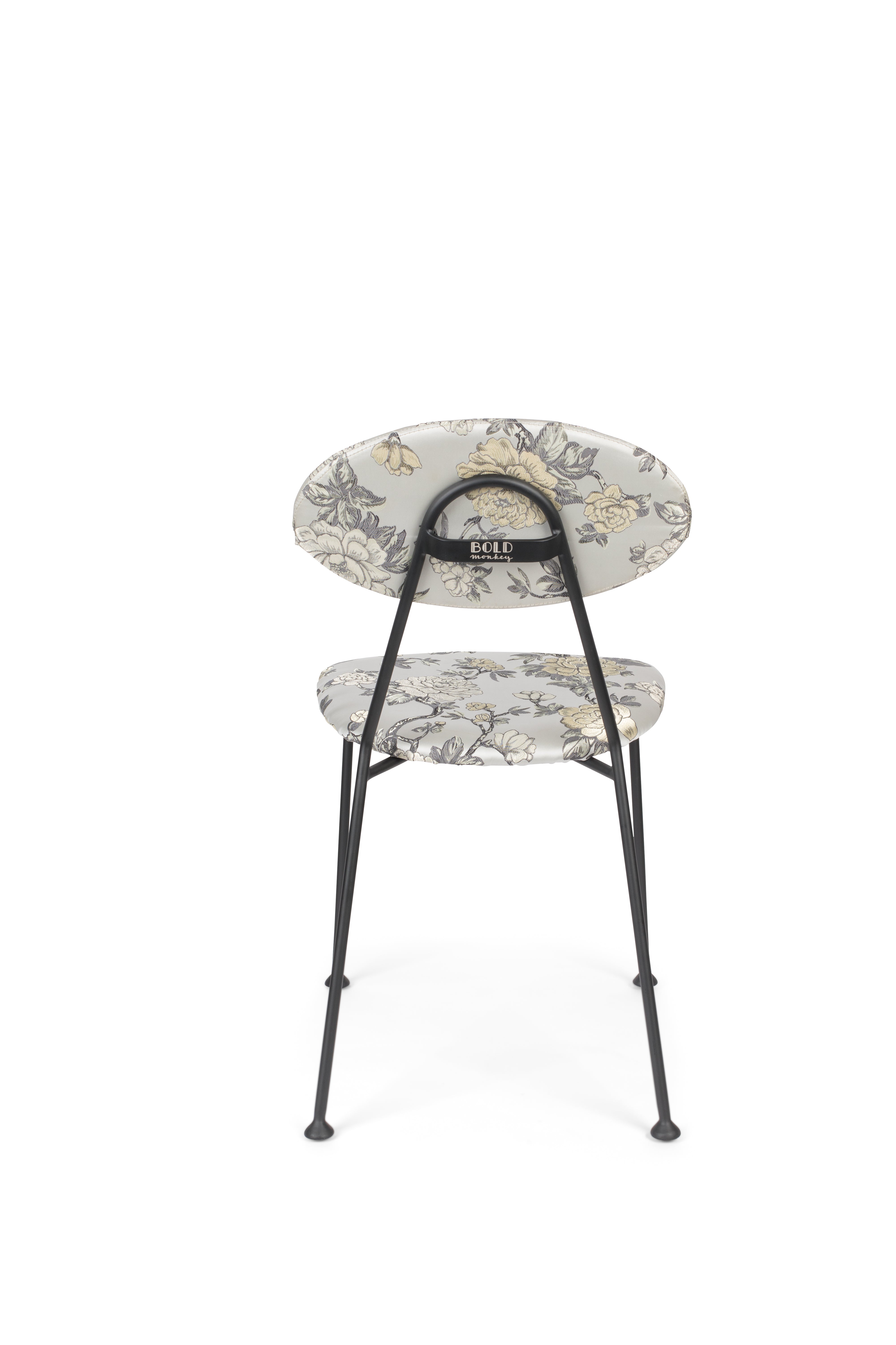 KISS THE FROGGY Chair in Broken White with Floral Pattern