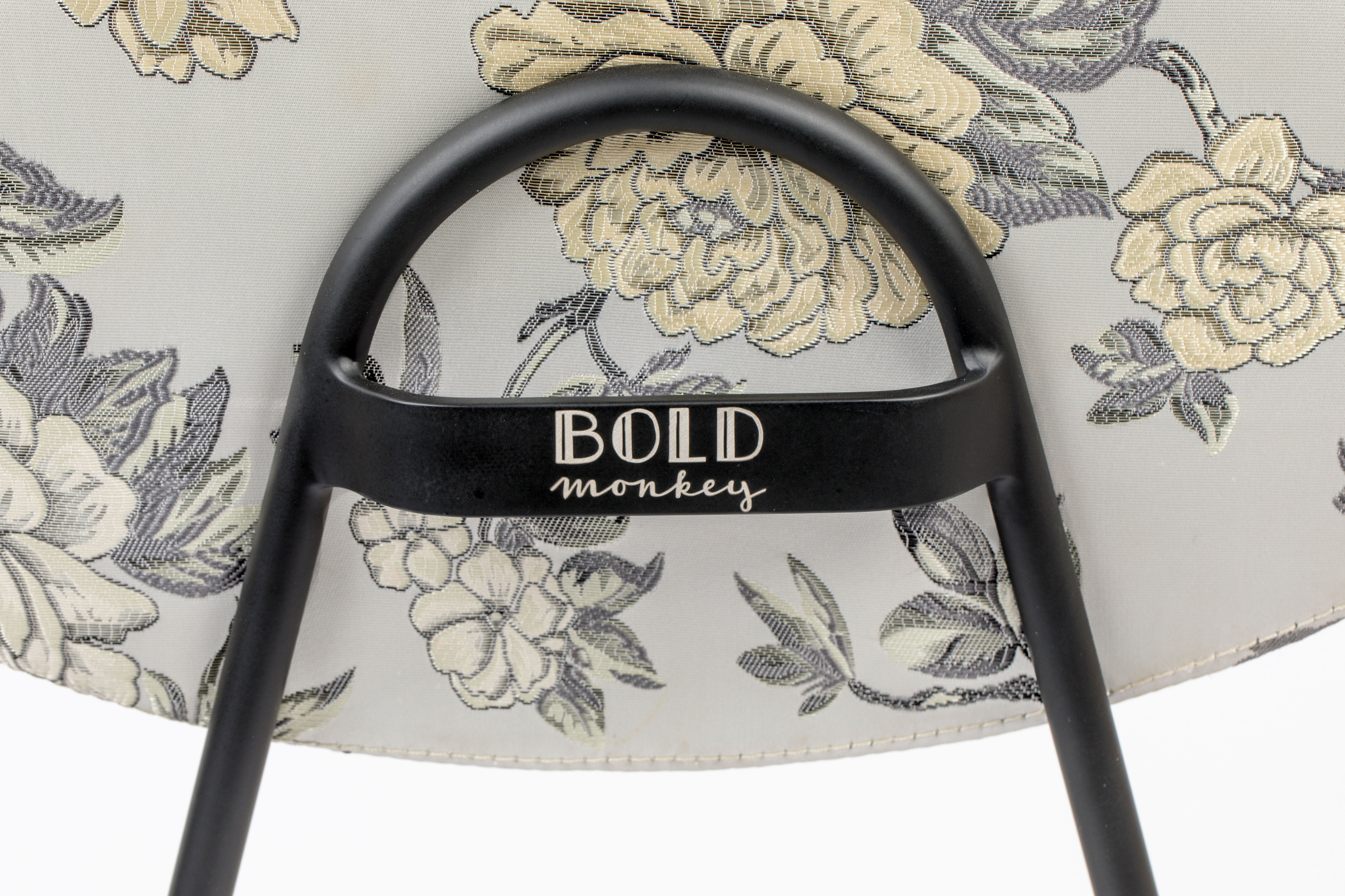 KISS THE FROGGY Chair in Broken White with Floral Pattern