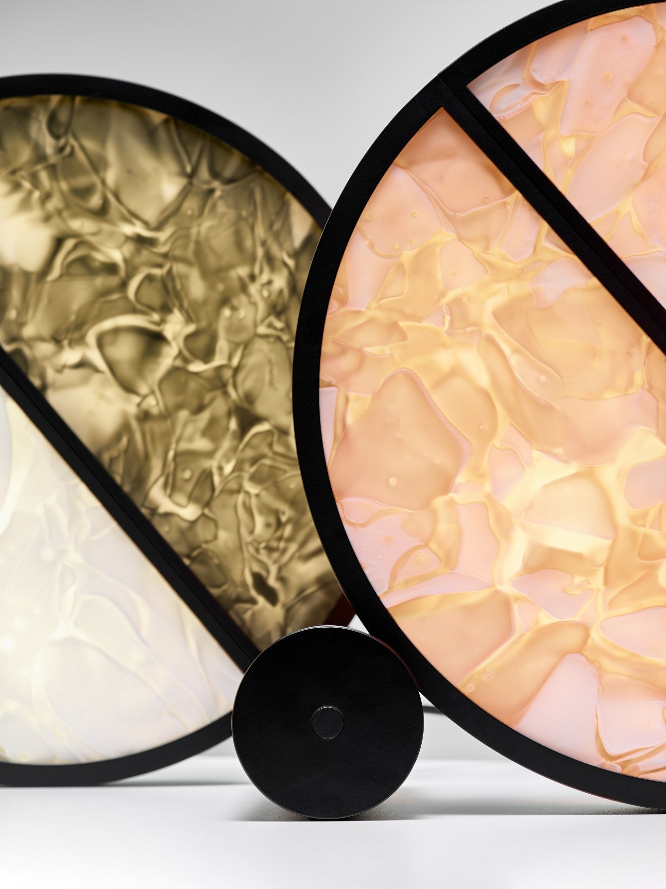 Geometrische Tischlampe Bokisglass glänzendes Glas