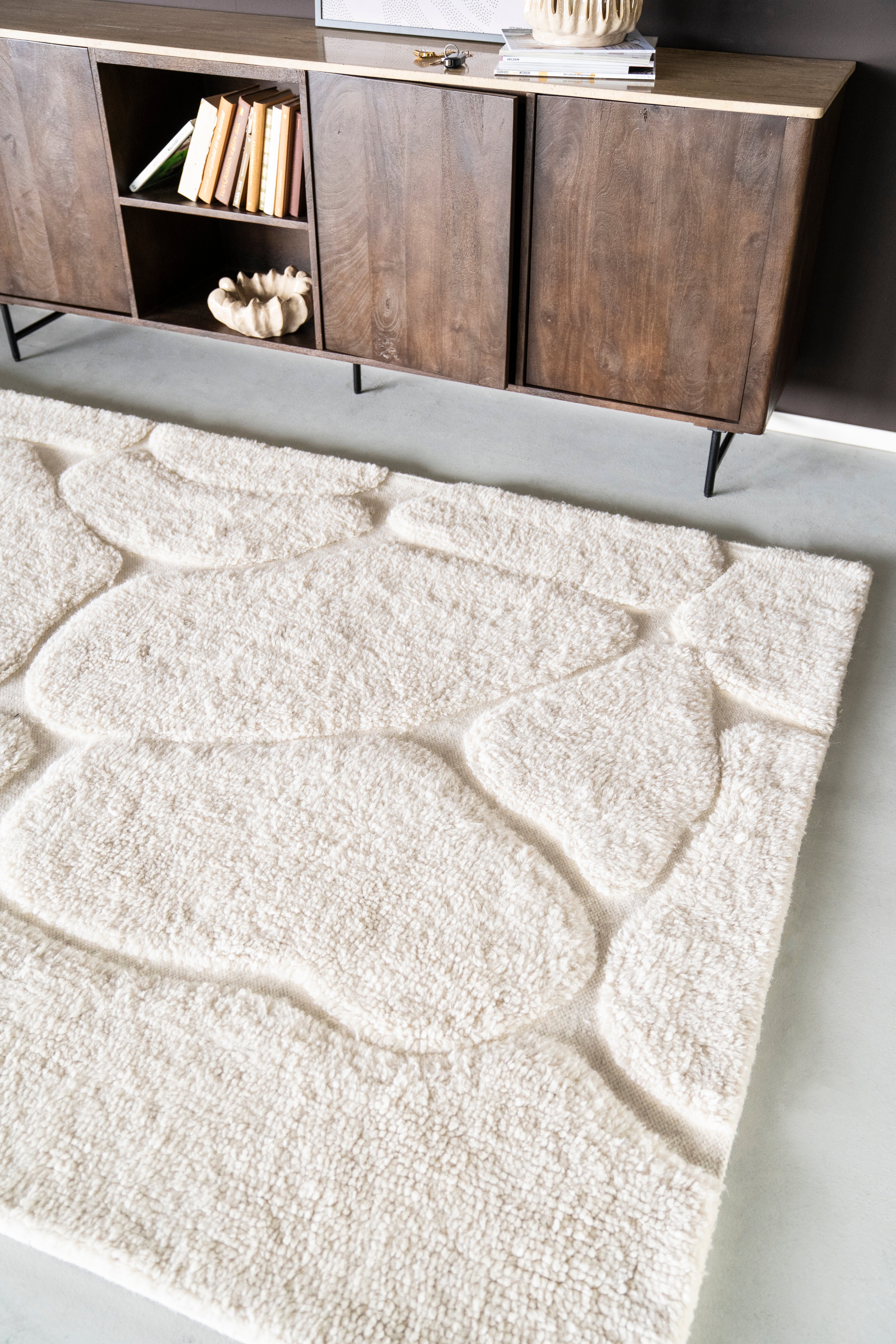 KALA cream rug with long pile