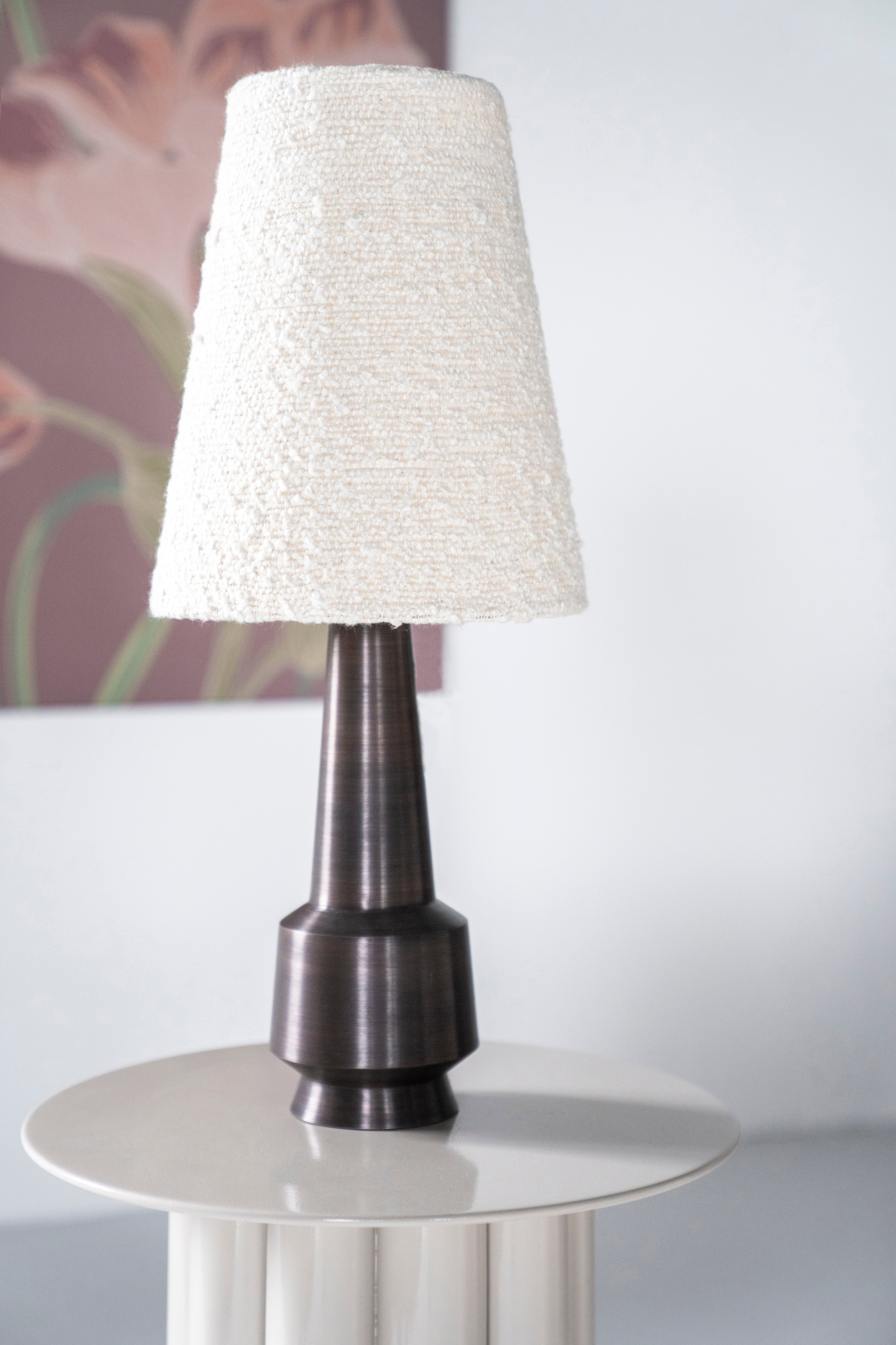 Tischlampe DAWN hellbeige mit dunkelbraunem Fuß