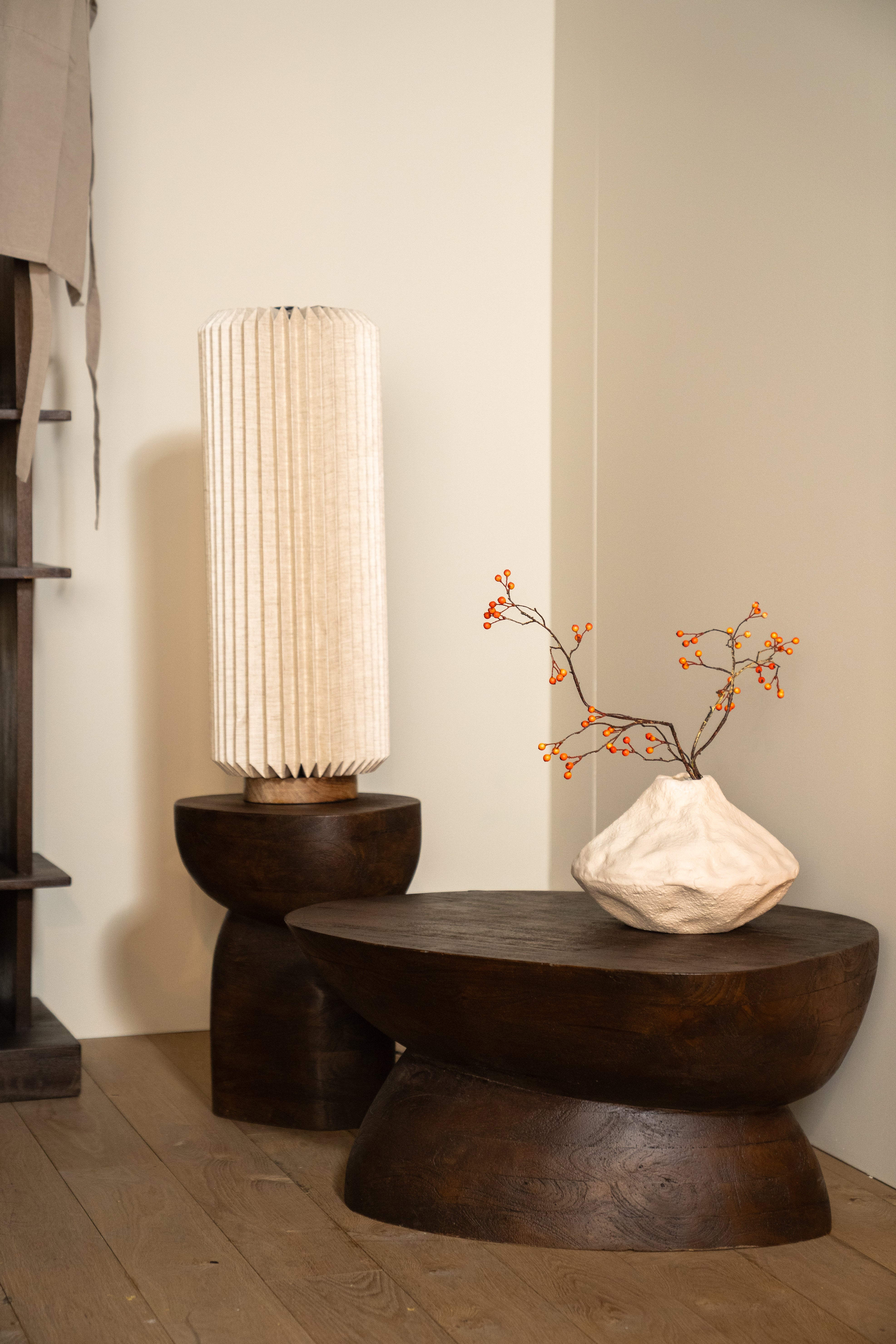 Couchtisch COBBLE dunkelbraunes Mangoholz