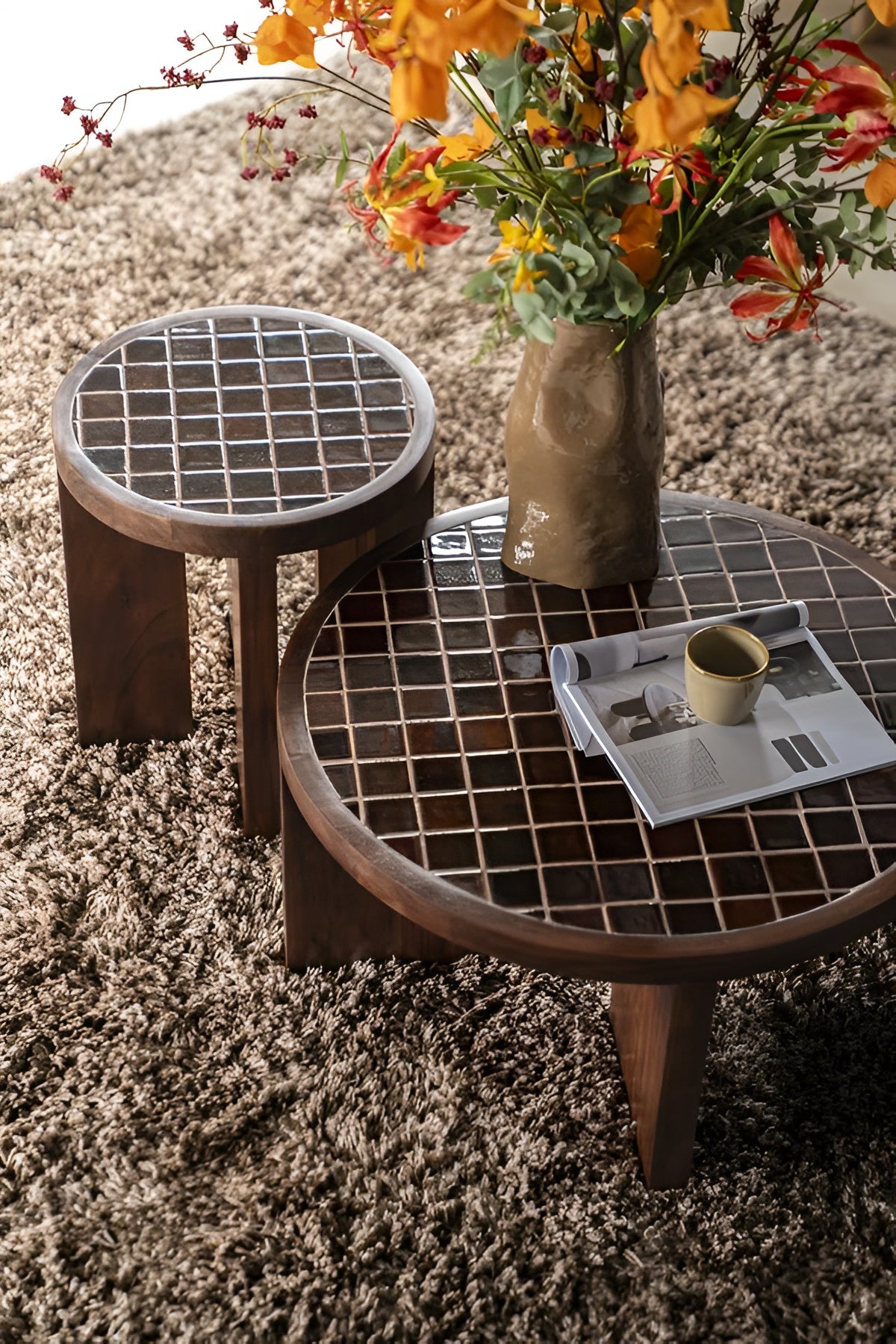 Couchtisch TILED UP aus dunkelbraunem Mangoholz