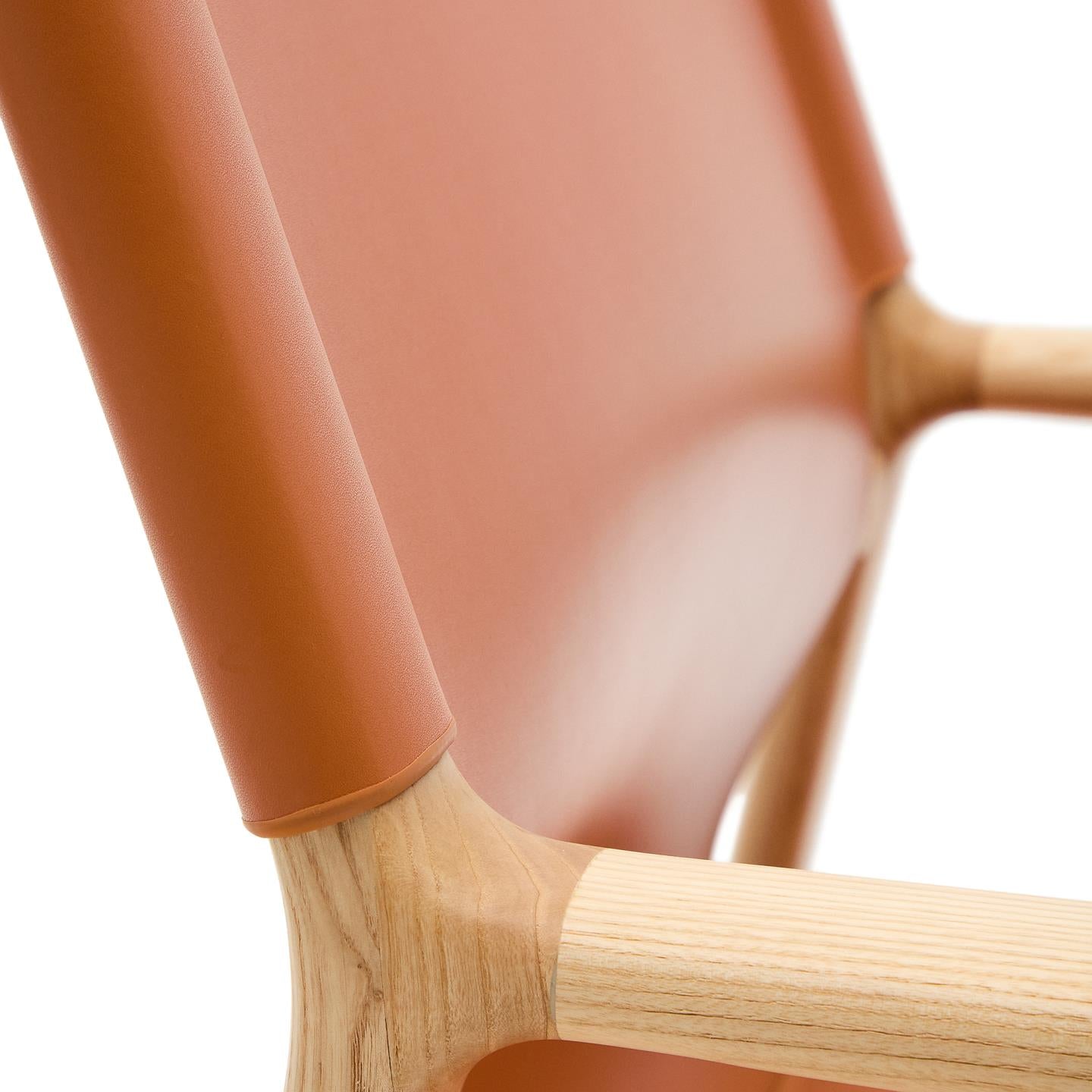 JAN armchair in light brown recycled leather with ash wood