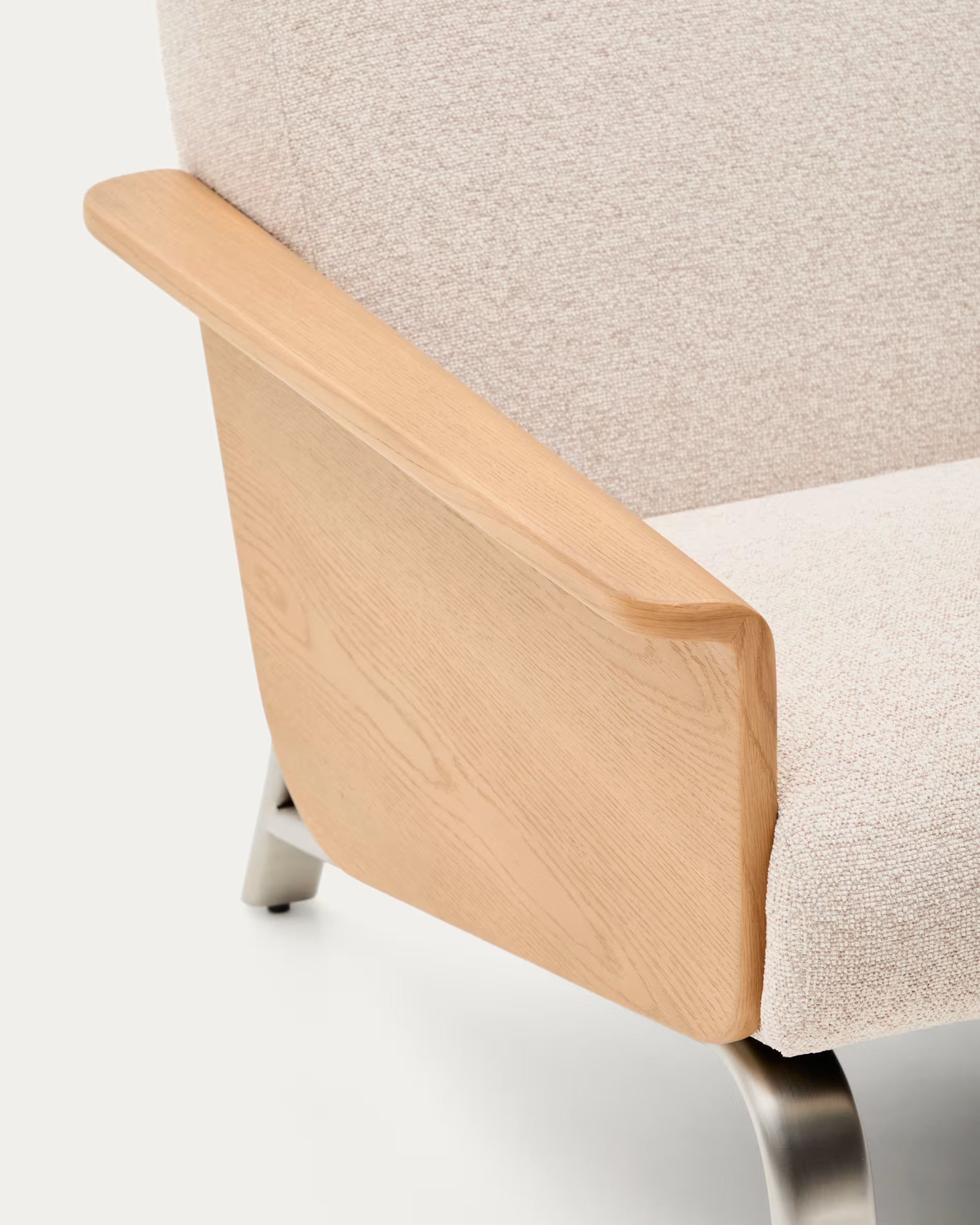 Beiger Fotel AMSEN mit Eichenfurnier und Stahlbasis