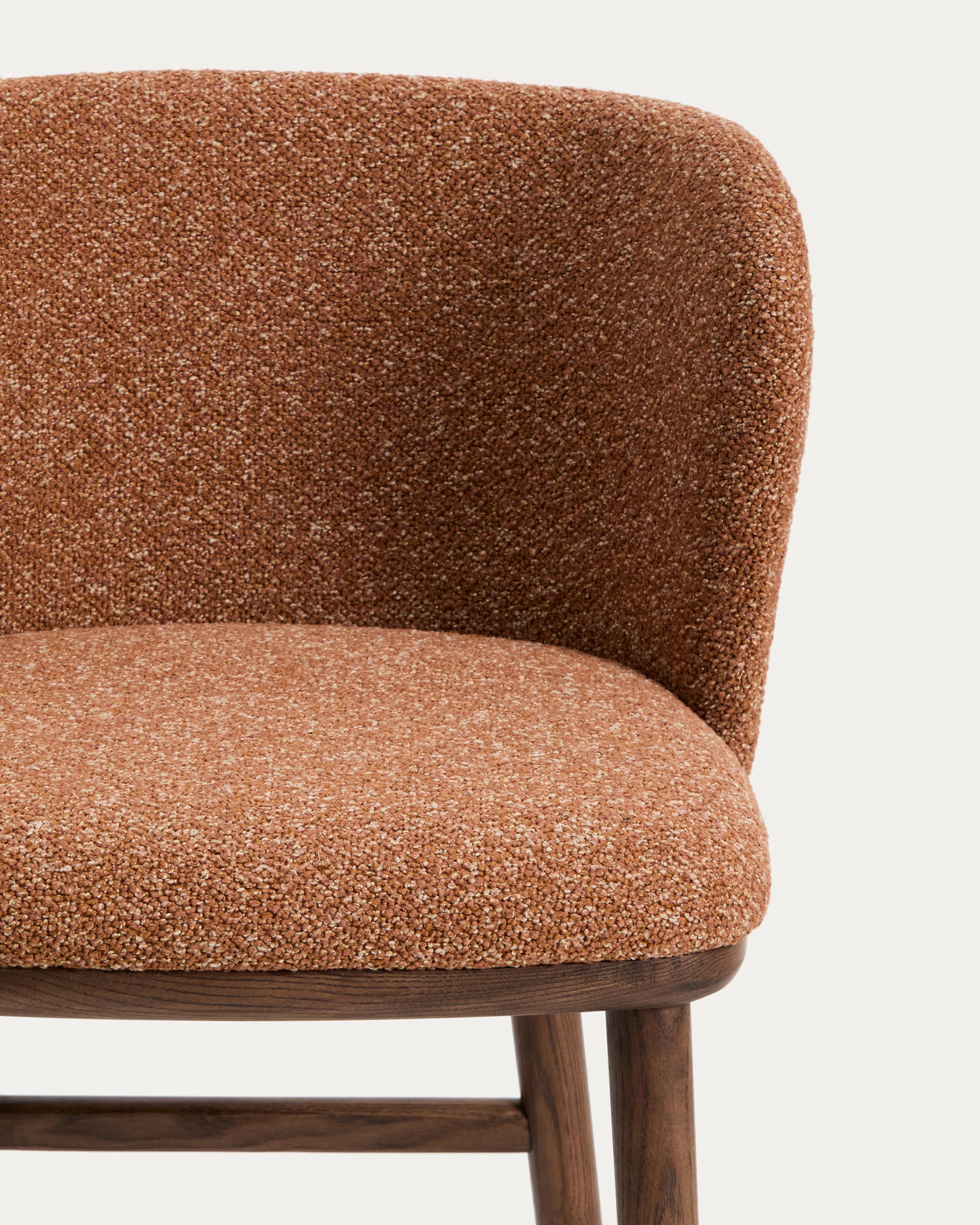 Barhocker CISELIA ziegelroter Chenille mit dunklem Eschenfuß