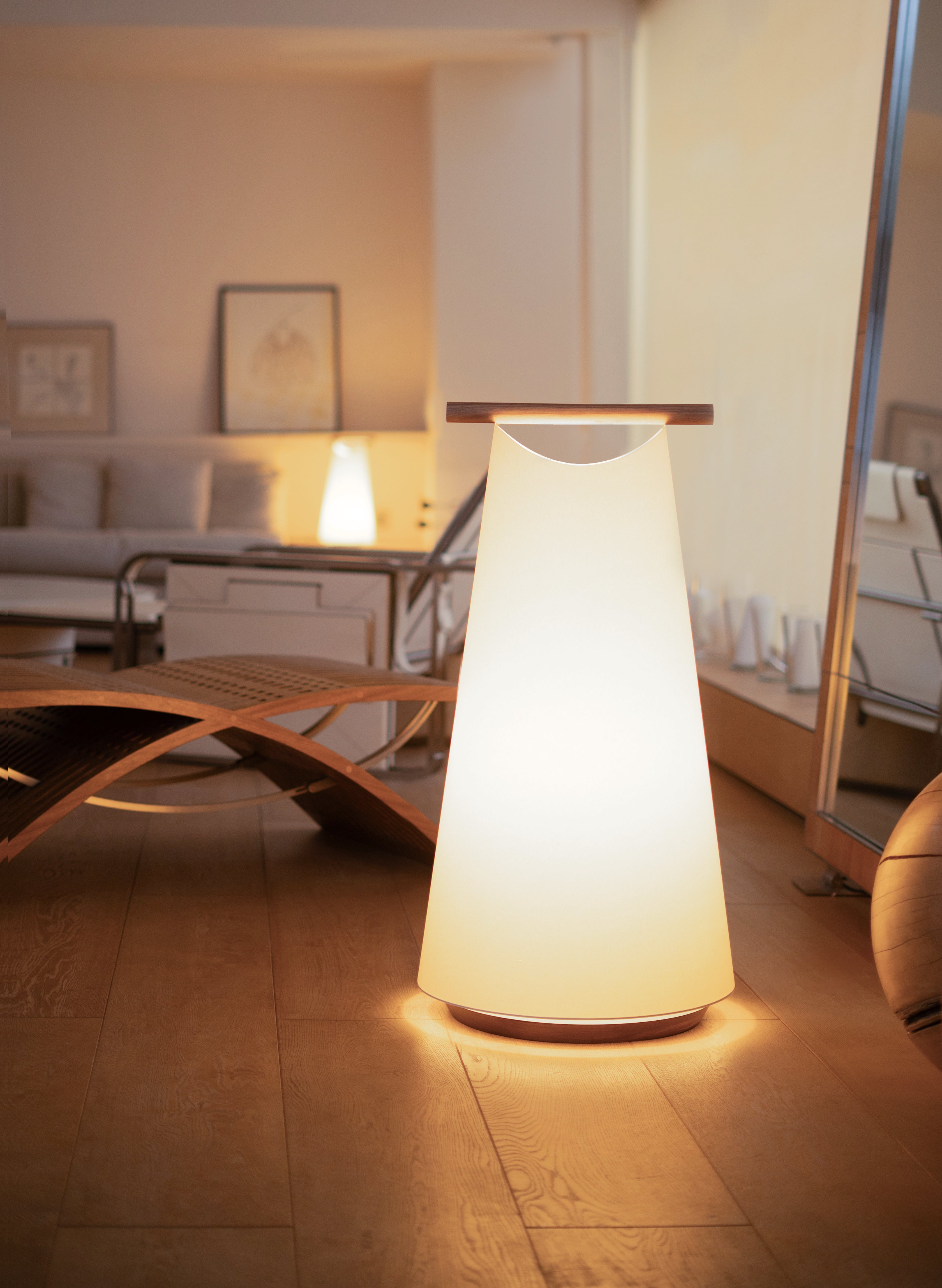 CATAY Floor Lamp in White with Walnut Wood