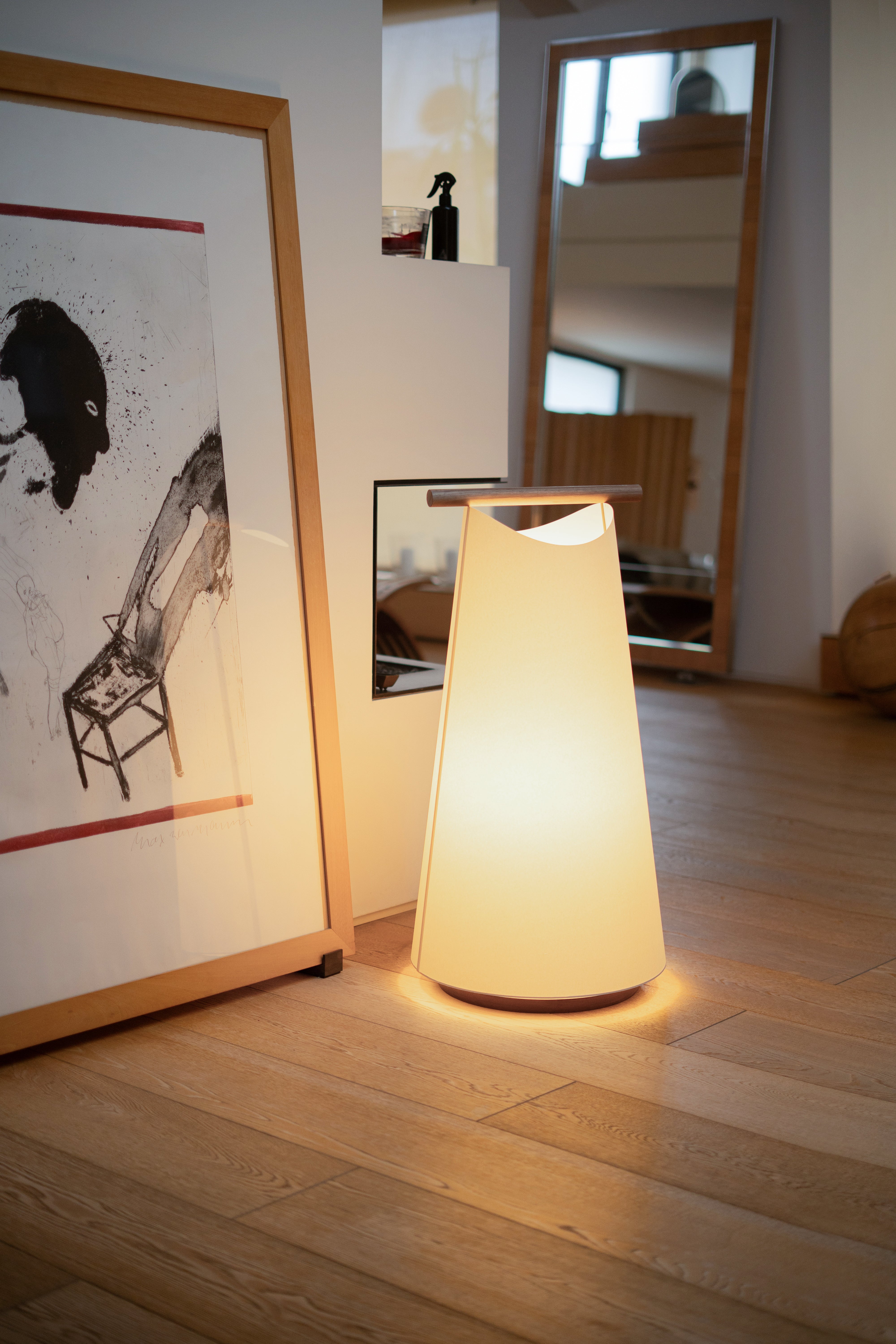 CATAY Floor Lamp in White with Walnut Wood