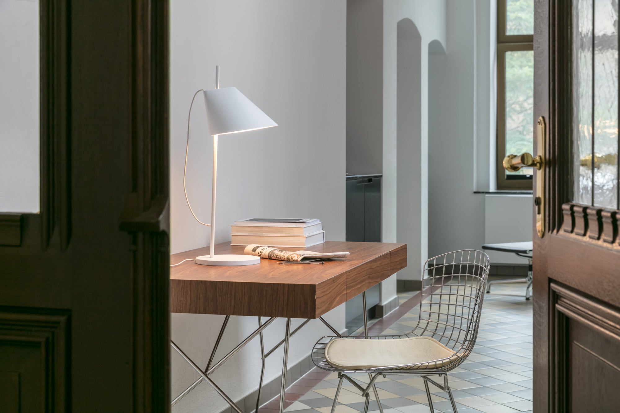 YUH Table Lamp White