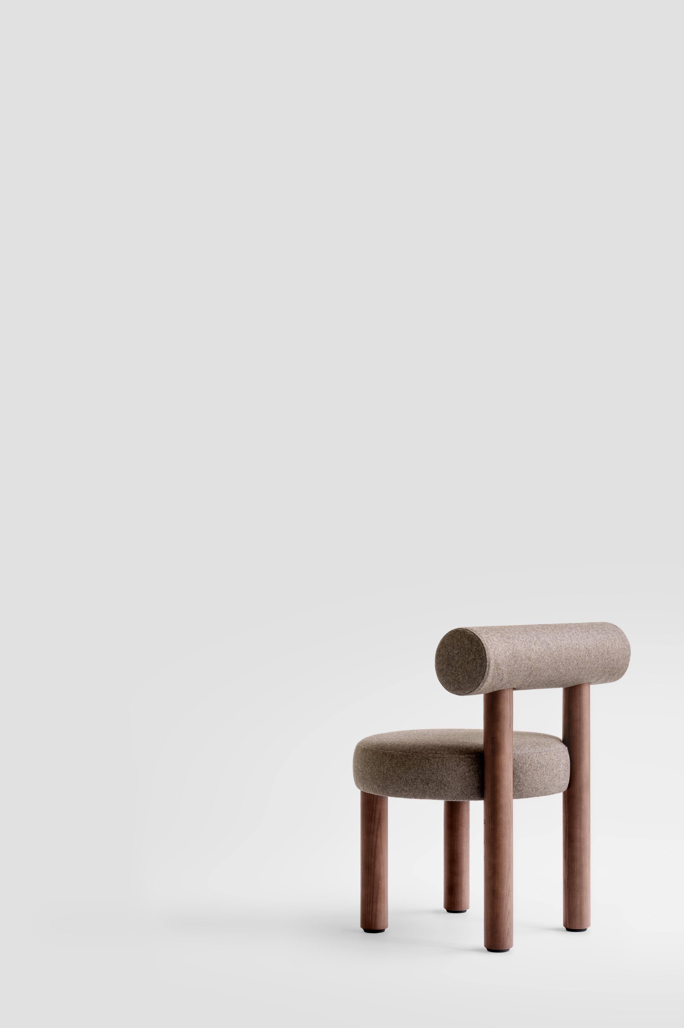 Upholstered GROPIUS CS2 Chair with Wooden Base