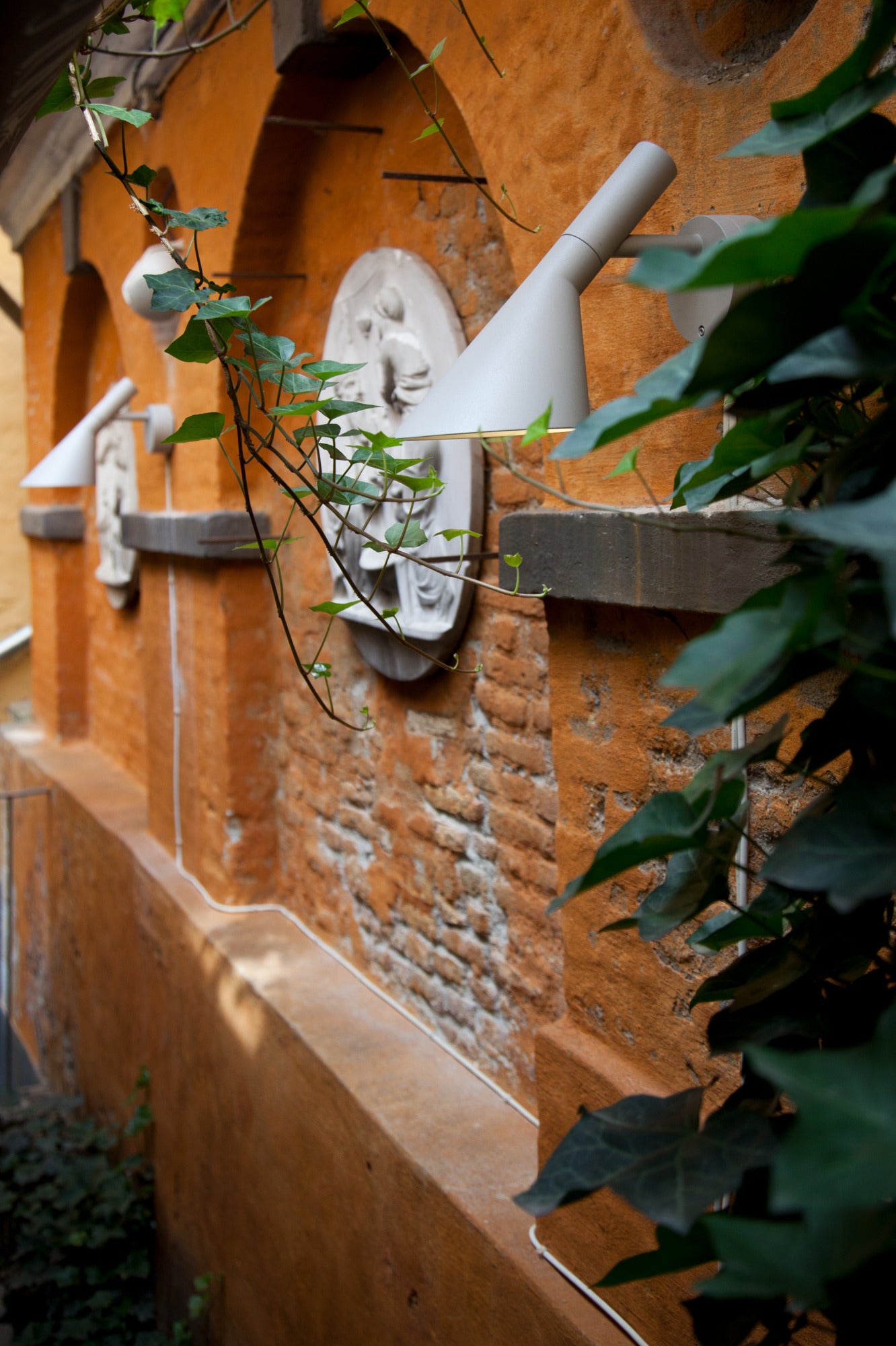 AJ 50 White Outdoor Wall Lamp